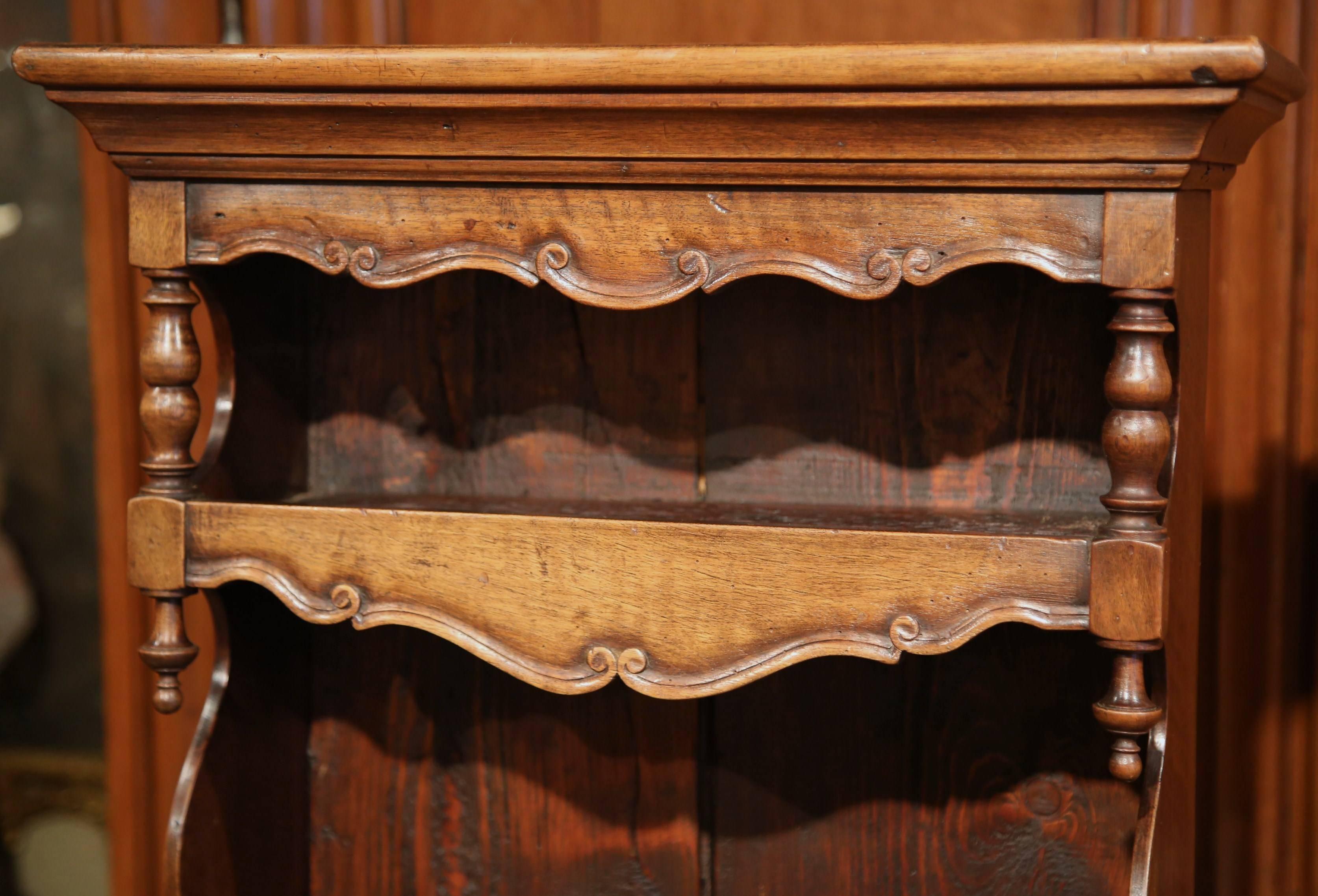 19th Century French Louis XV Carved Walnut Wall Shelf from Provence 2