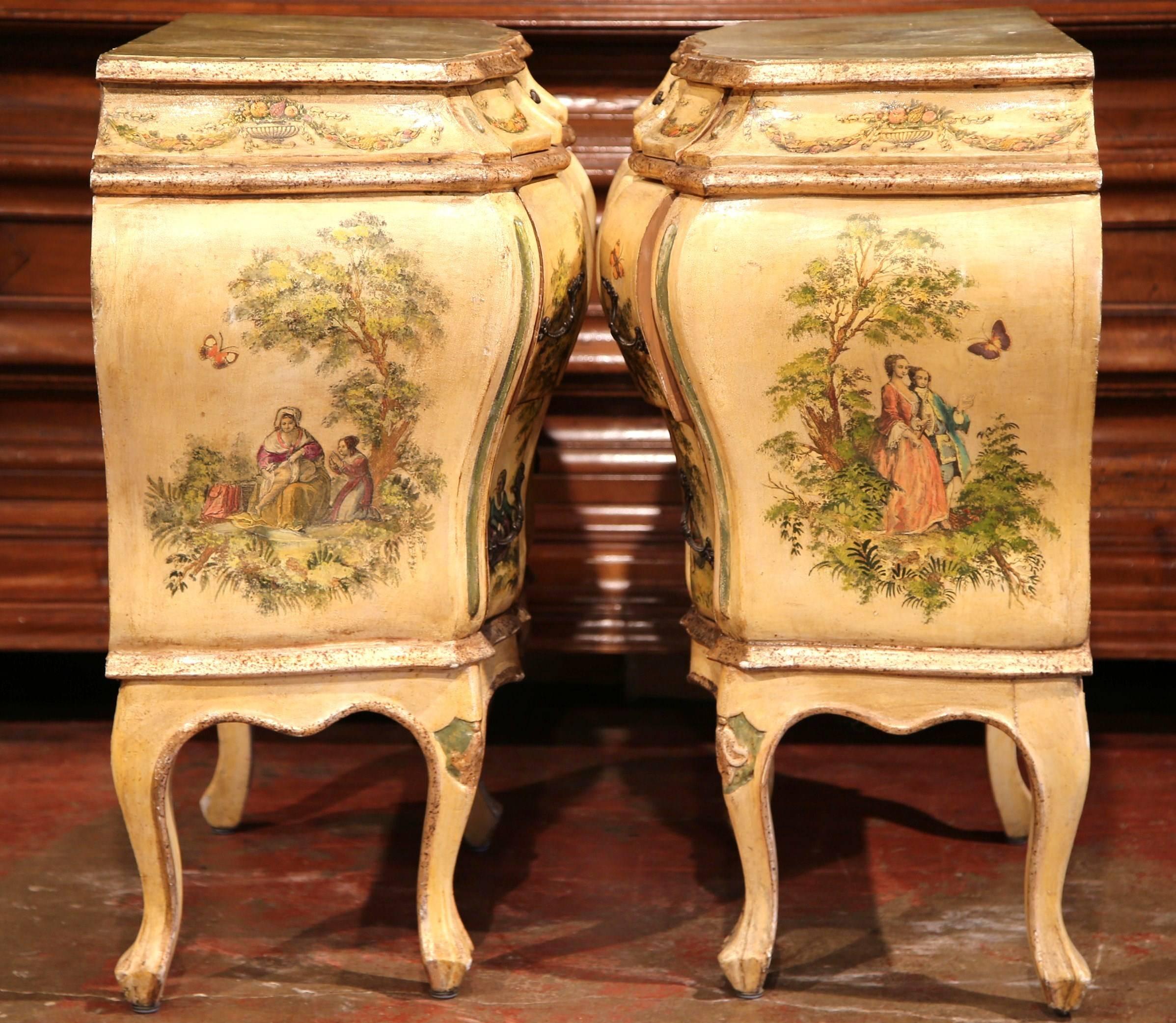 Pair of Mid-20th Century Italian Carved Bombe Hand-Painted Nightstands Tables 3