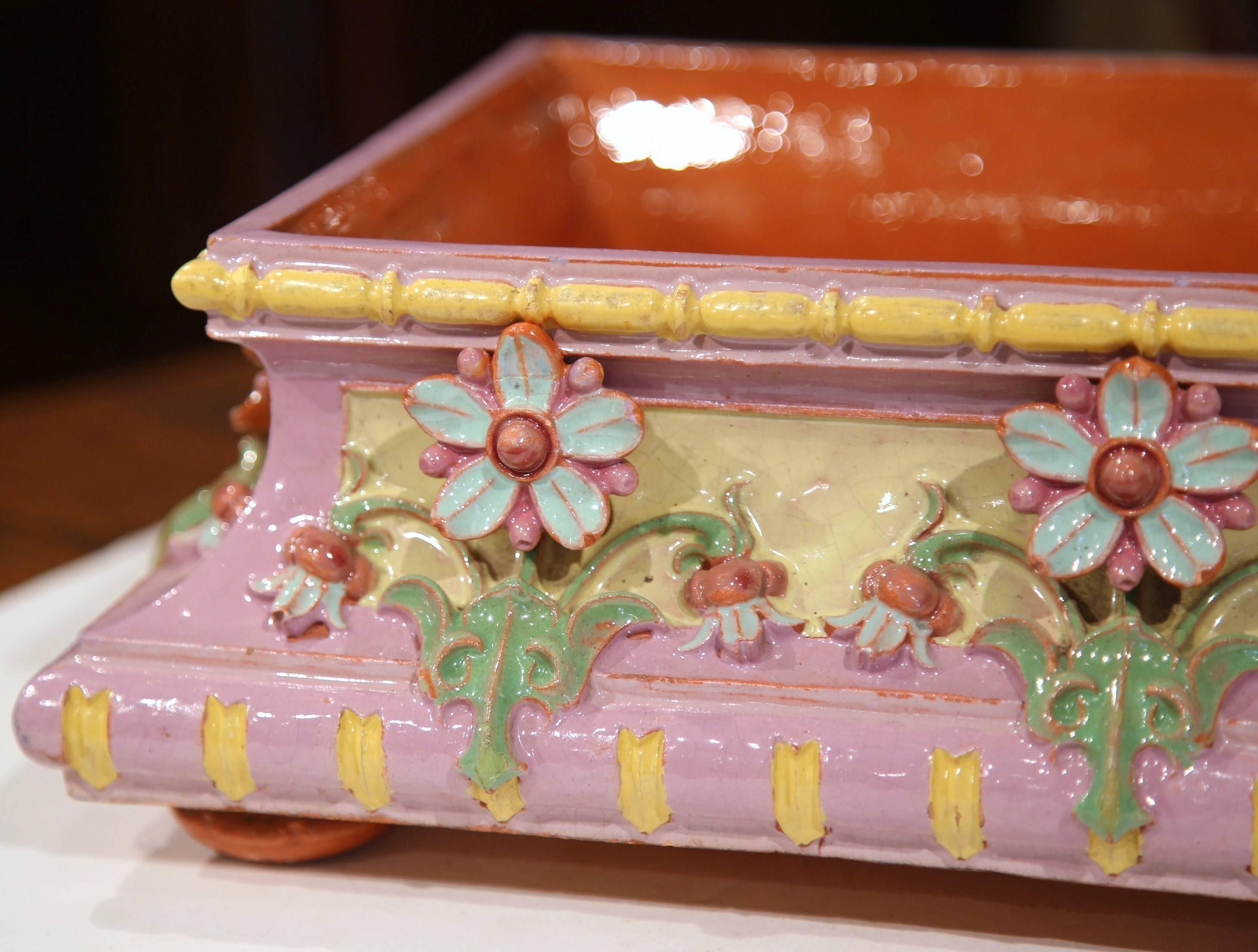 Large Mid-20th Century French Barbotine Jardinière with Flowers from Montchanin In Excellent Condition In Dallas, TX