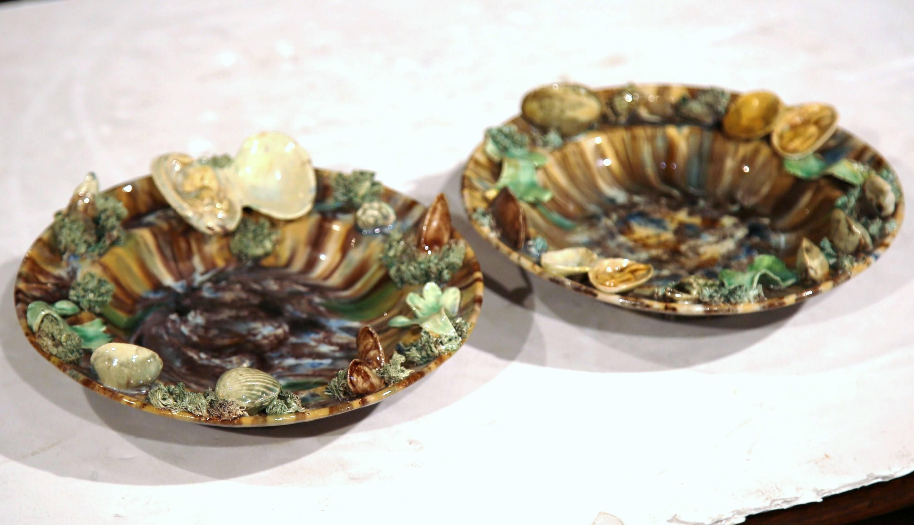 Pair of Early 20th Century Ceramic Barbotine Seashells Wall Hanging Plates For Sale 2