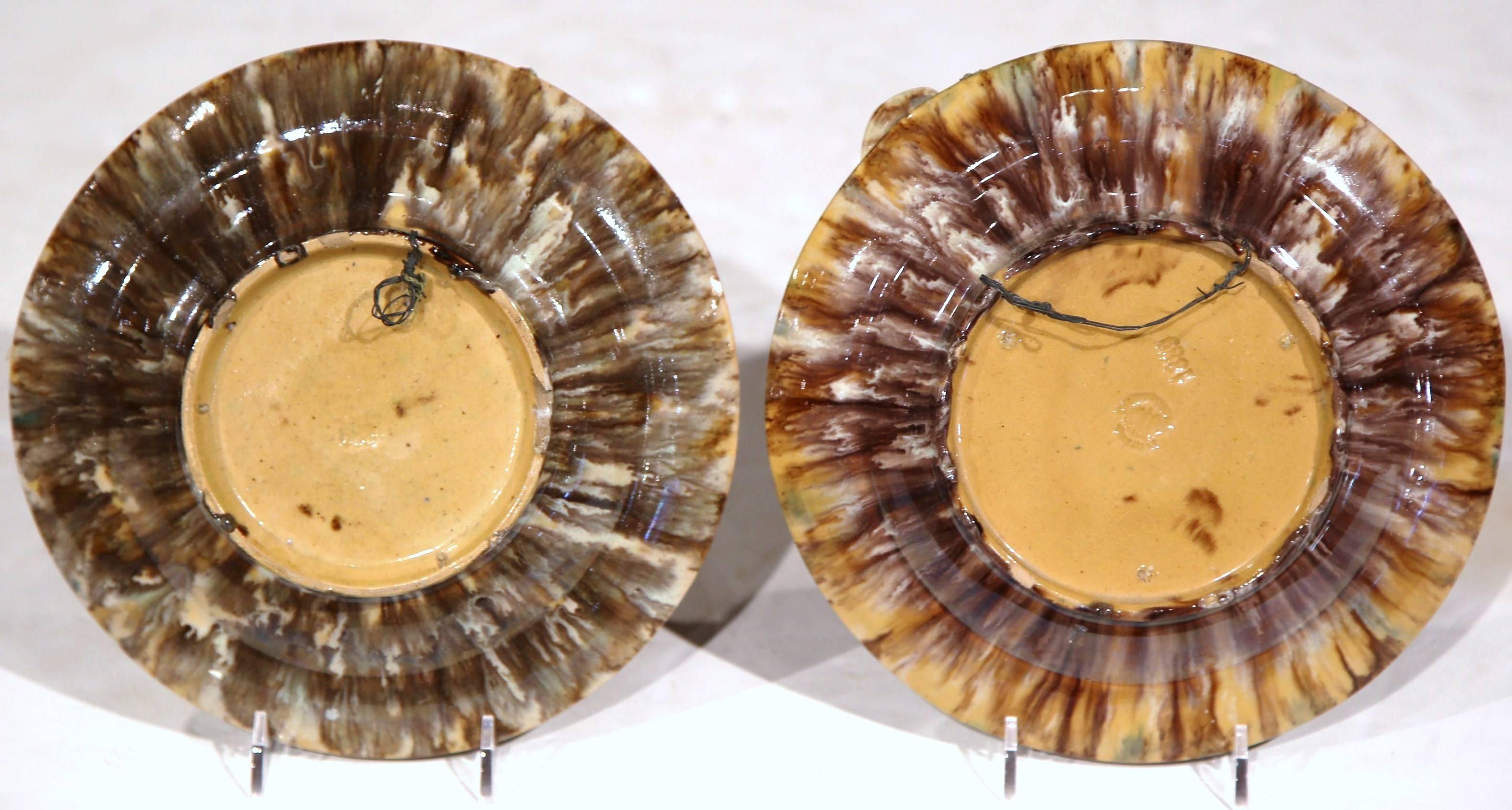 Pair of Early 20th Century Ceramic Barbotine Seashells Wall Hanging Plates For Sale 3