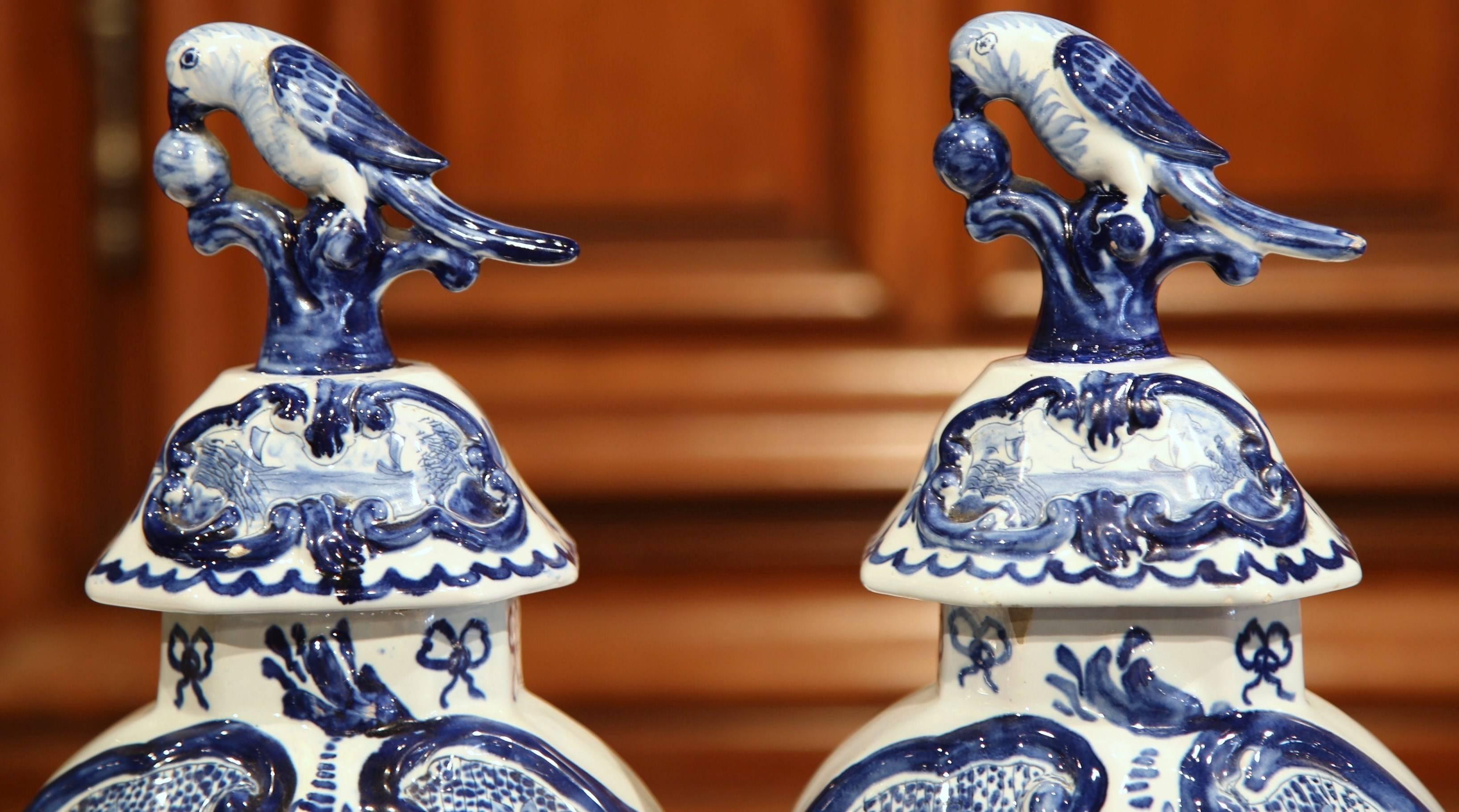 Hand-Crafted Pair of Early 20th Century Blue and White Porcelain Delft Vases with Lids