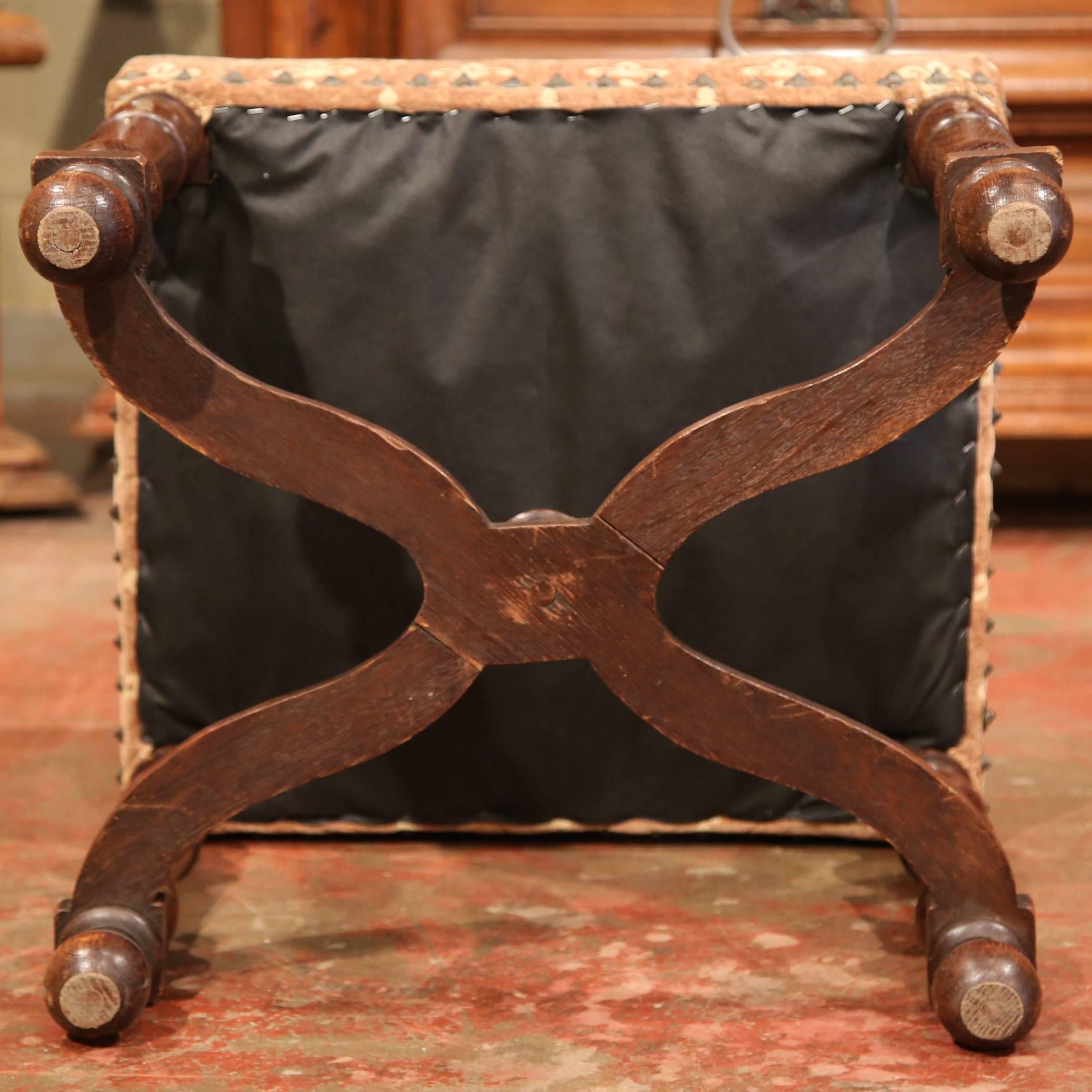 19th Century French Louis III Carved Walnut Stool with Fleur-de-Lys Fabric 3