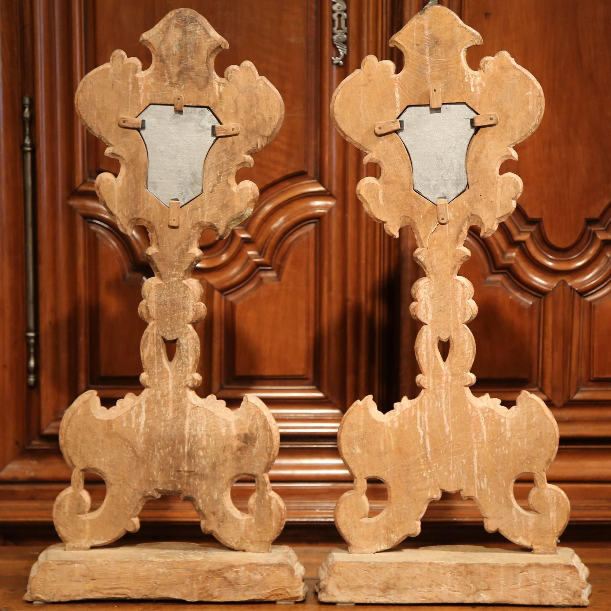 Pair of 19th Century Italian Carved Giltwood Church Reliquary Mirrors on Stand For Sale 1