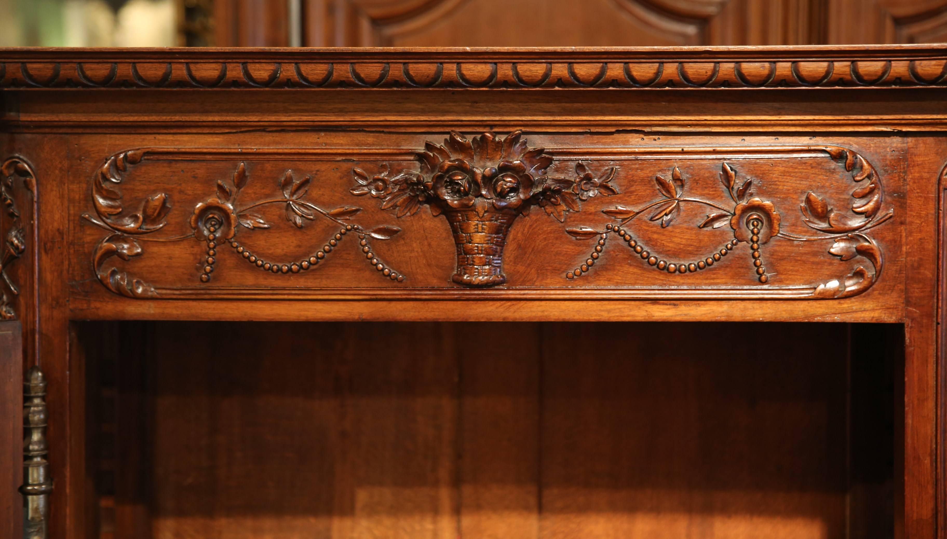 19th Century French Hand-Carved Walnut One Door Cabinet from Provence In Excellent Condition In Dallas, TX