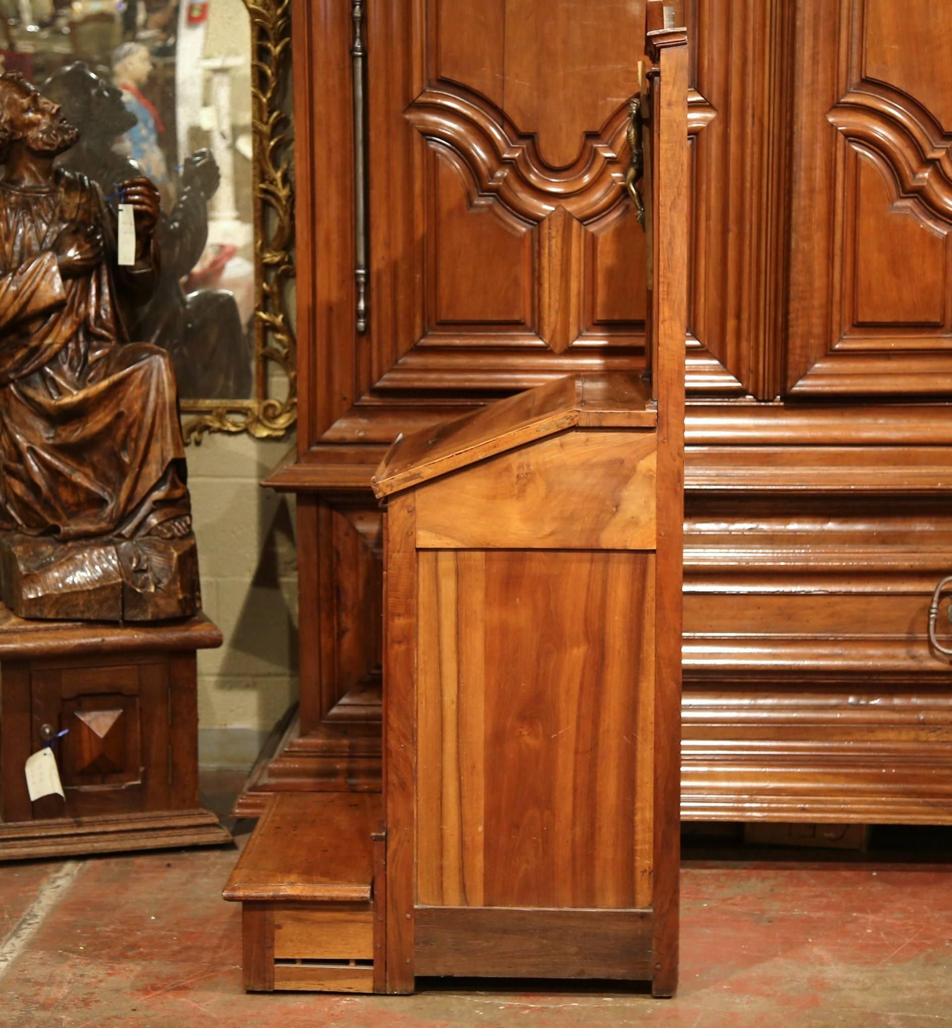 18th Century French Carved Walnut Oratoire Prayer Bench Cabinet from Burgundy 1