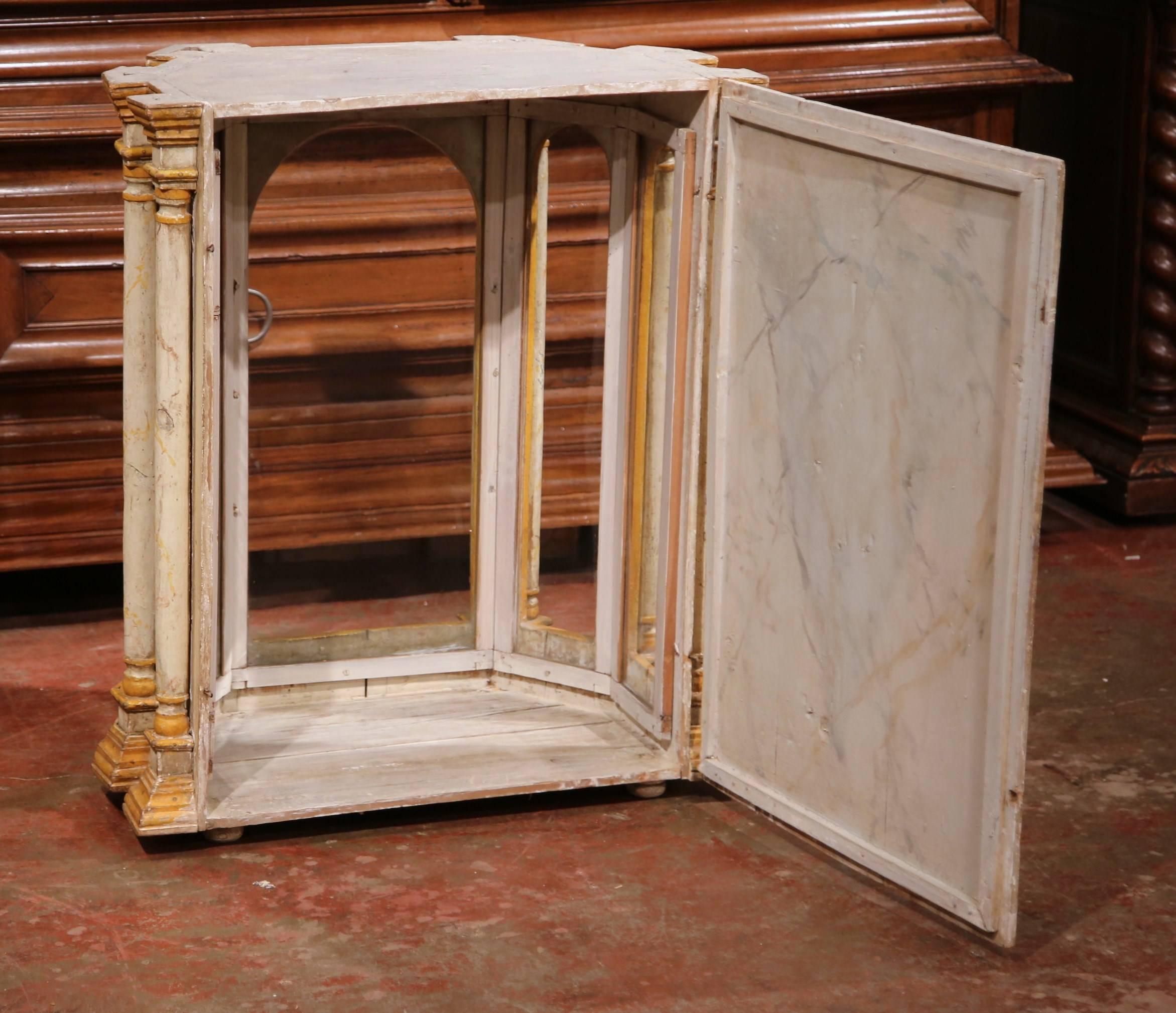 18th Century Italian Carved Painted Reliquary Cabinet with Glass Door and Sides 3