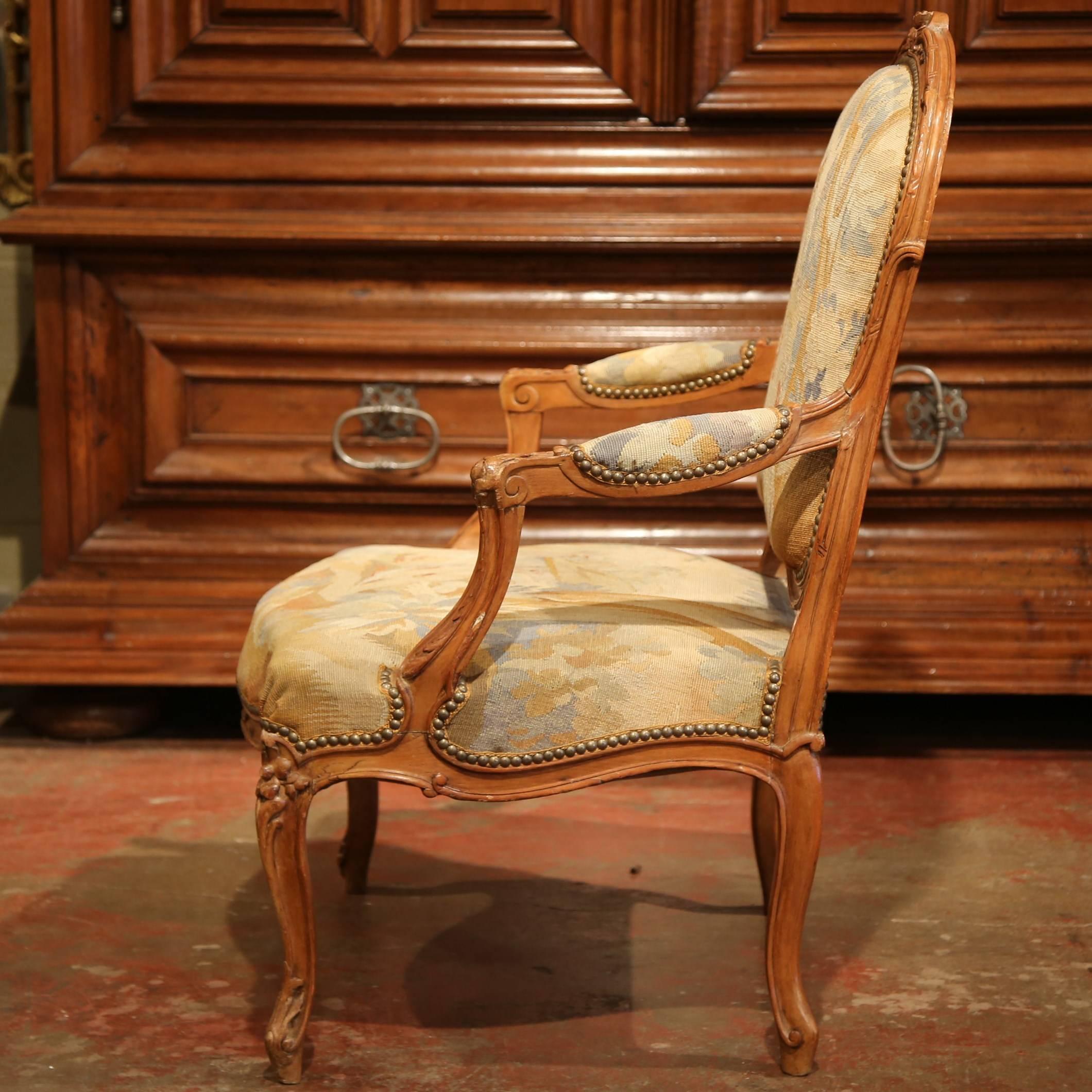 19th Century French Louis XV Carved Walnut Armchair with Aubusson Tapestry In Excellent Condition In Dallas, TX
