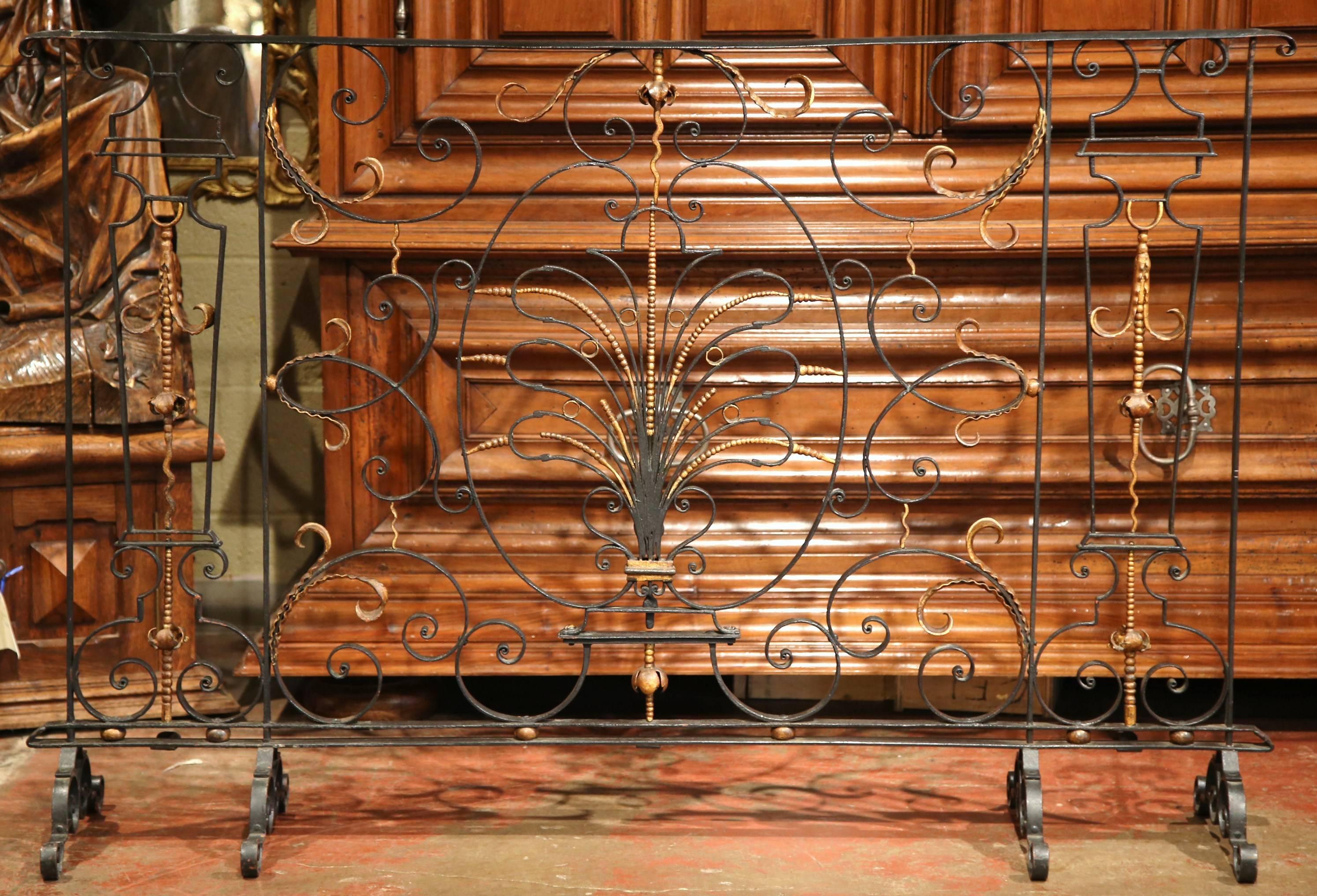 18th Century French Black Wrought Iron Fireplace Screen 1