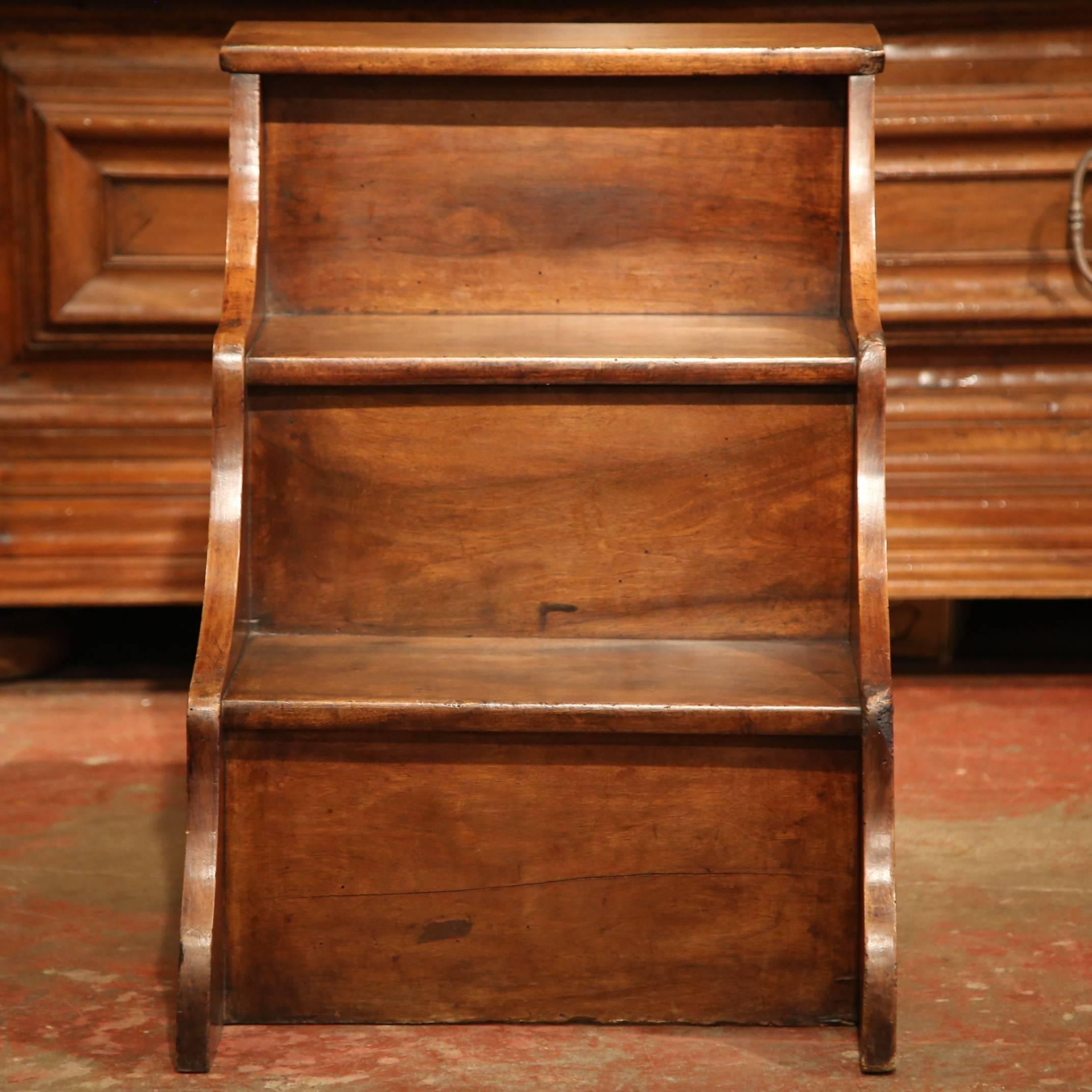 Hand-Carved Early 19th Century Louis XIII French Carved Walnut Library Three-Step Ladder