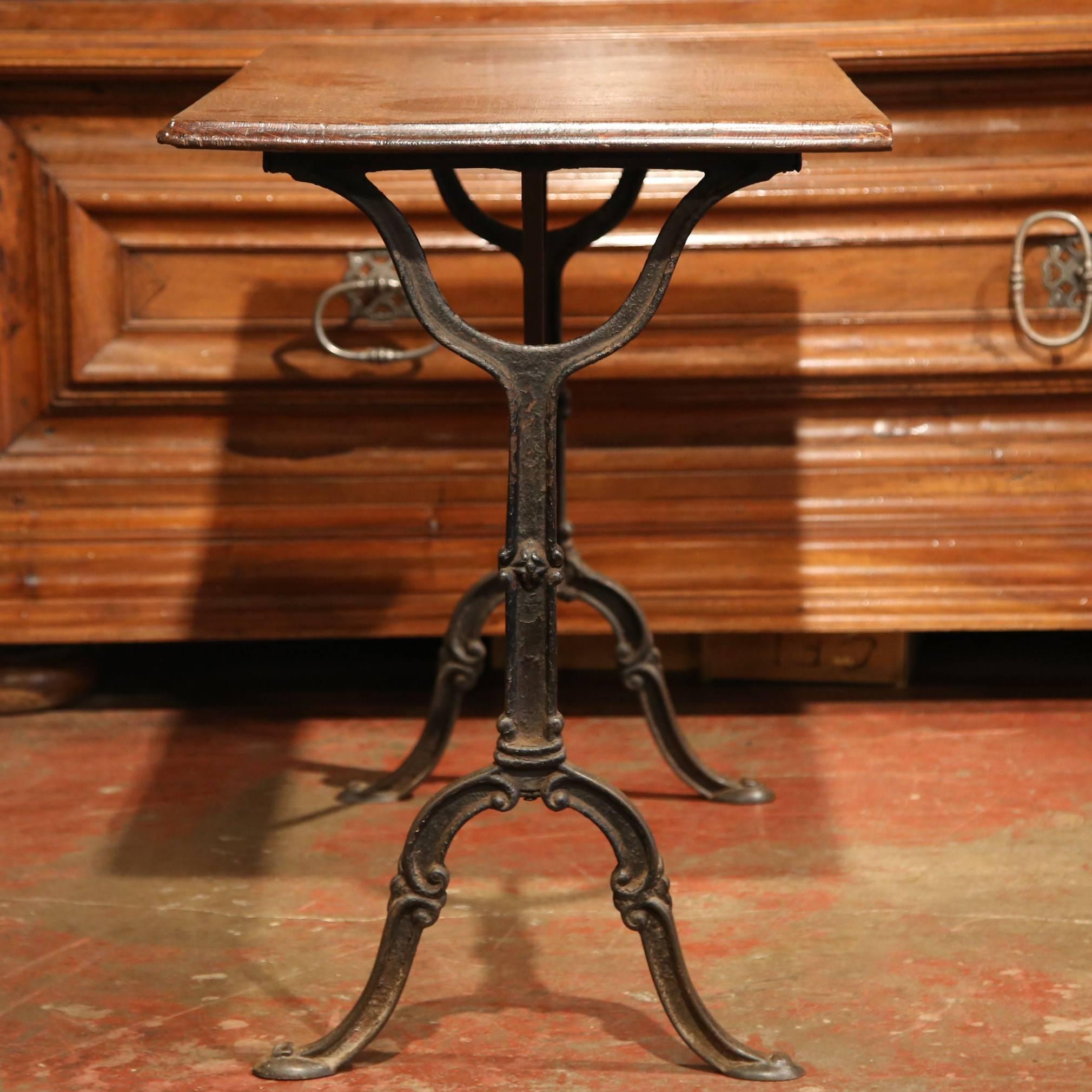 Early 20th Century, French Iron and Wood Parisian Cafe Bistrot Table 1