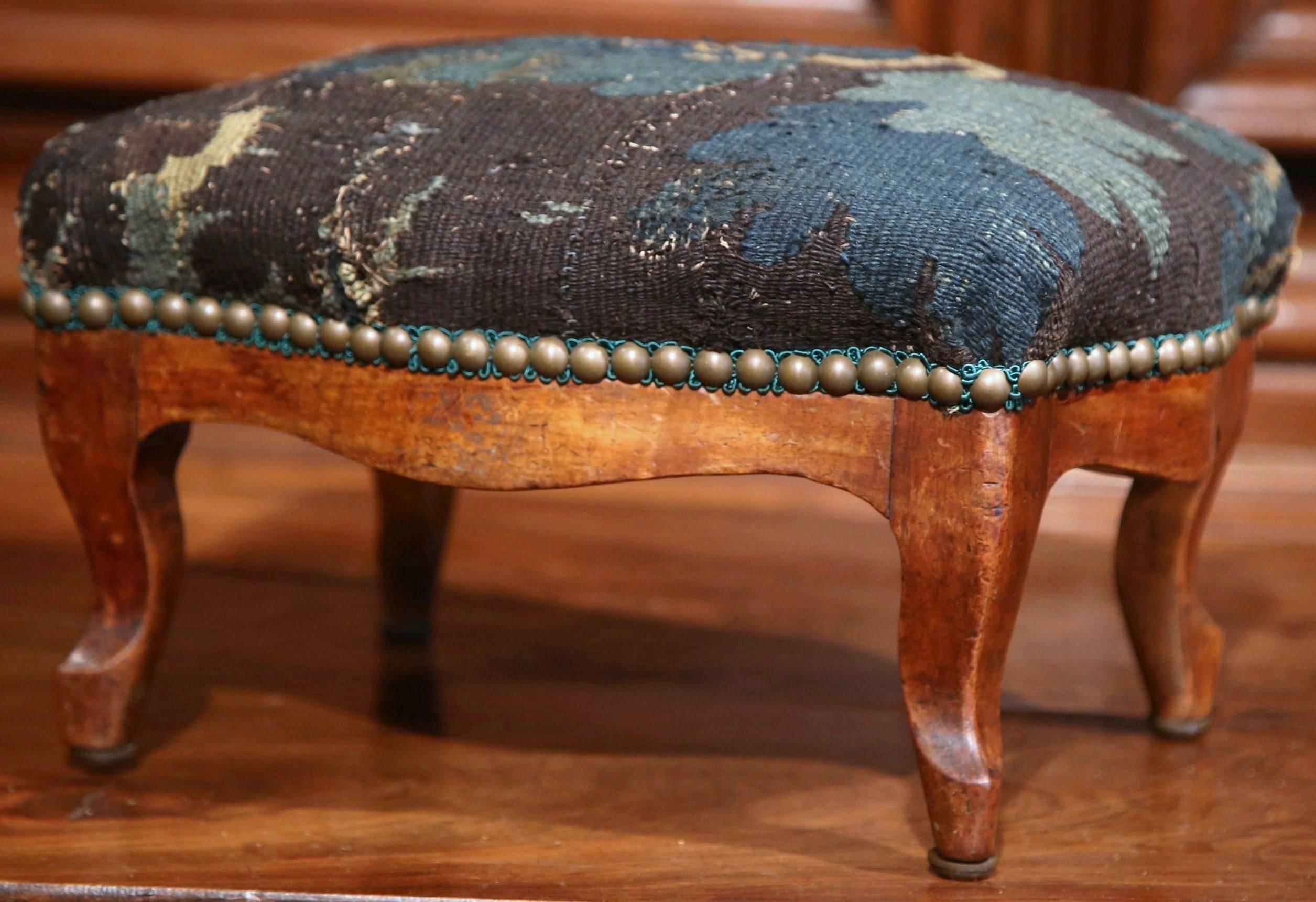 19th Century French Carved Walnut Footstool with 18th Century Aubusson Tapestry In Excellent Condition In Dallas, TX