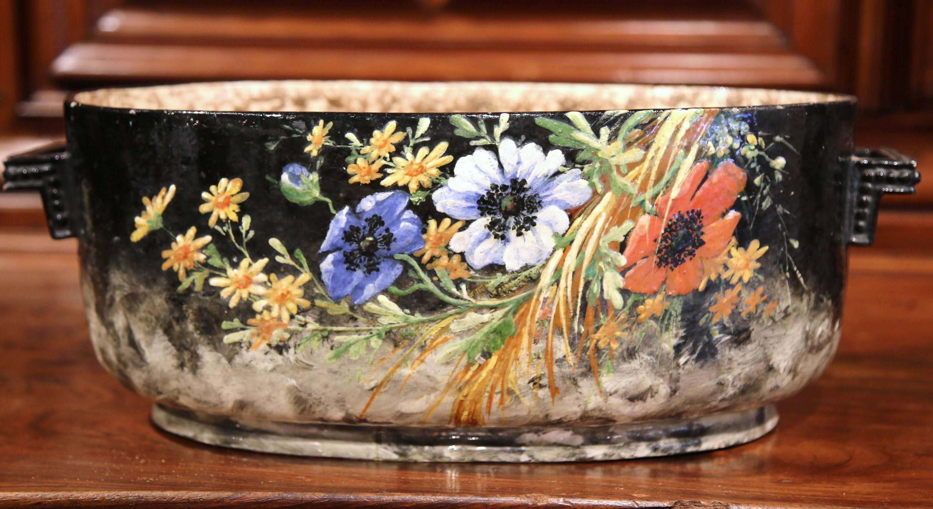 Early 20th Century, French, Hand-painted Jardinière from Montigny-sur-Loing In Excellent Condition In Dallas, TX