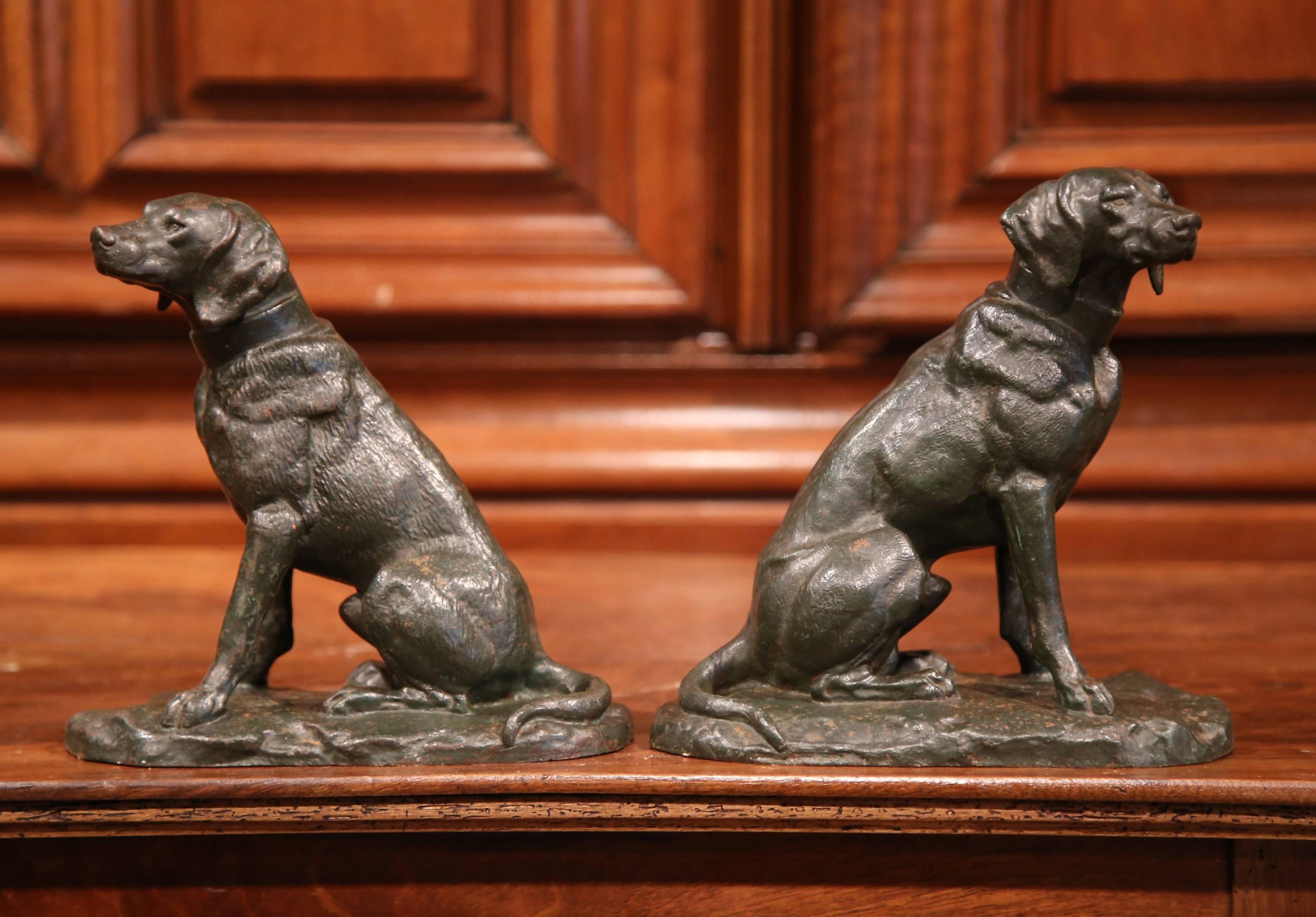 Pair of 19th Century French Patinated Bronze Labrador Dogs Sculptures 1