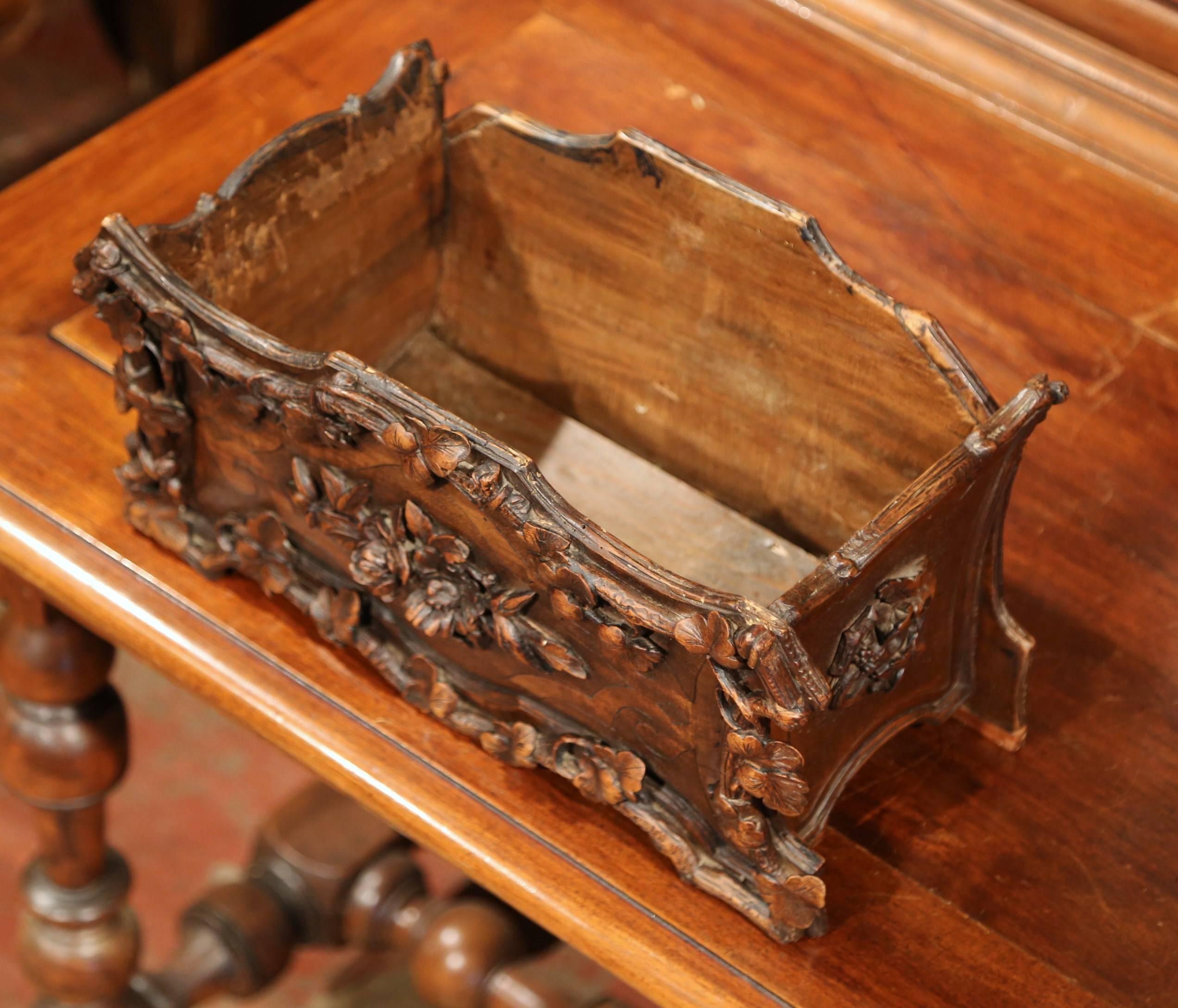  19th Century French Carved Walnut  Black Forest Jardiniere with Marquetry  In Excellent Condition In Dallas, TX