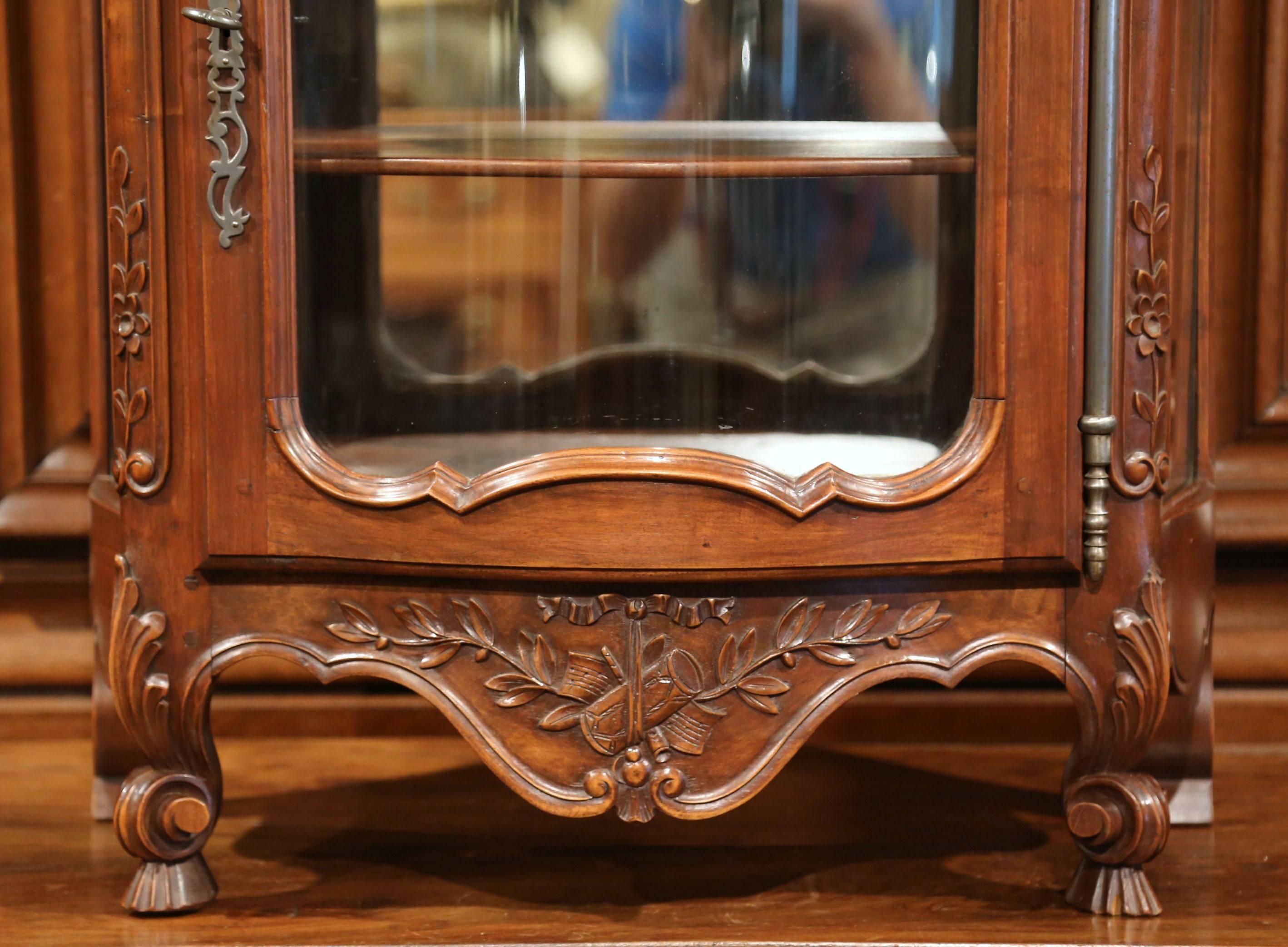 Louis XV Early 20th Century French Carved Bombe Walnut Hanging Vitrine from Provence