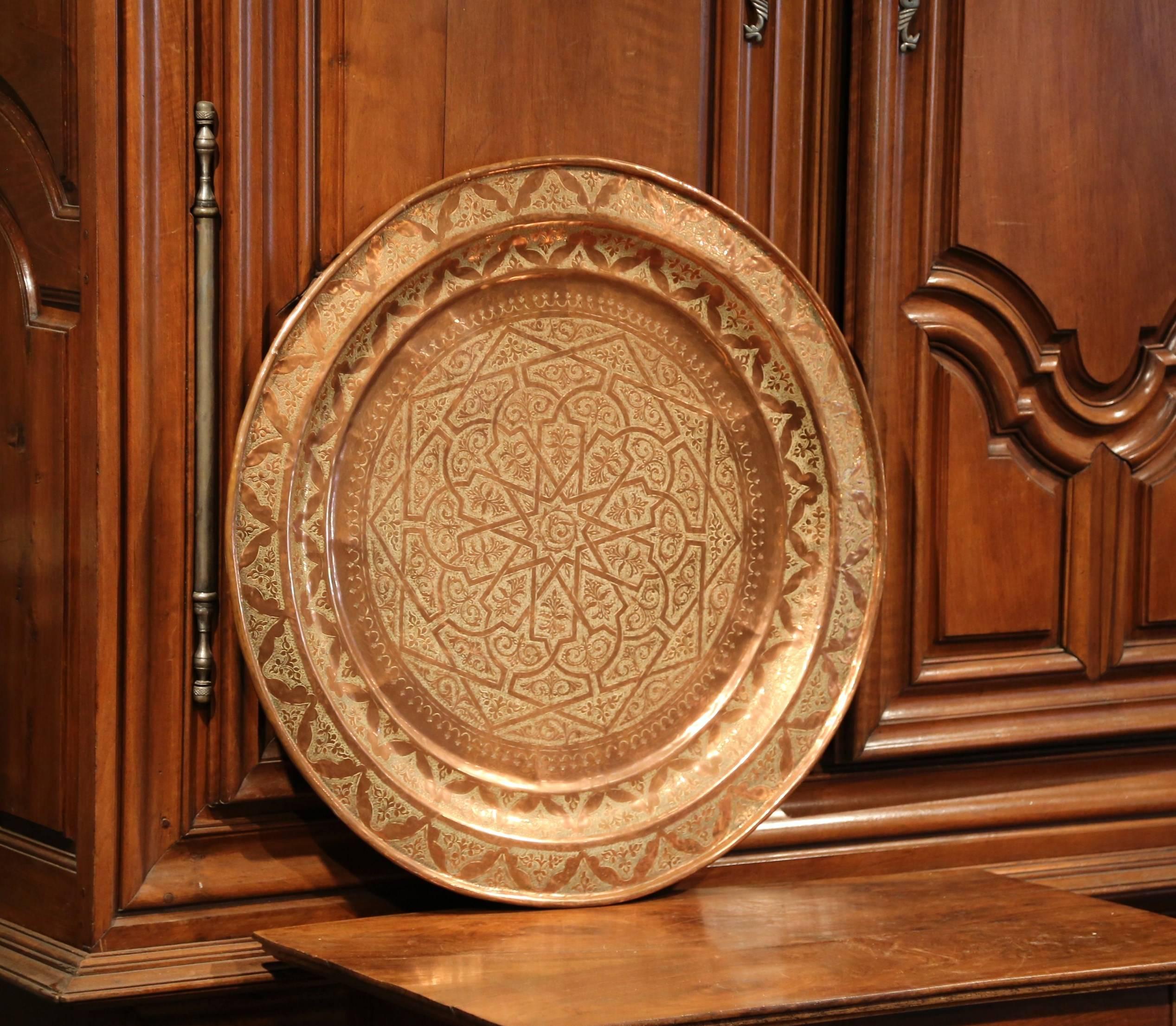 Early 20th Century French Round Copper Tray with Engraved Geometric Motifs 2