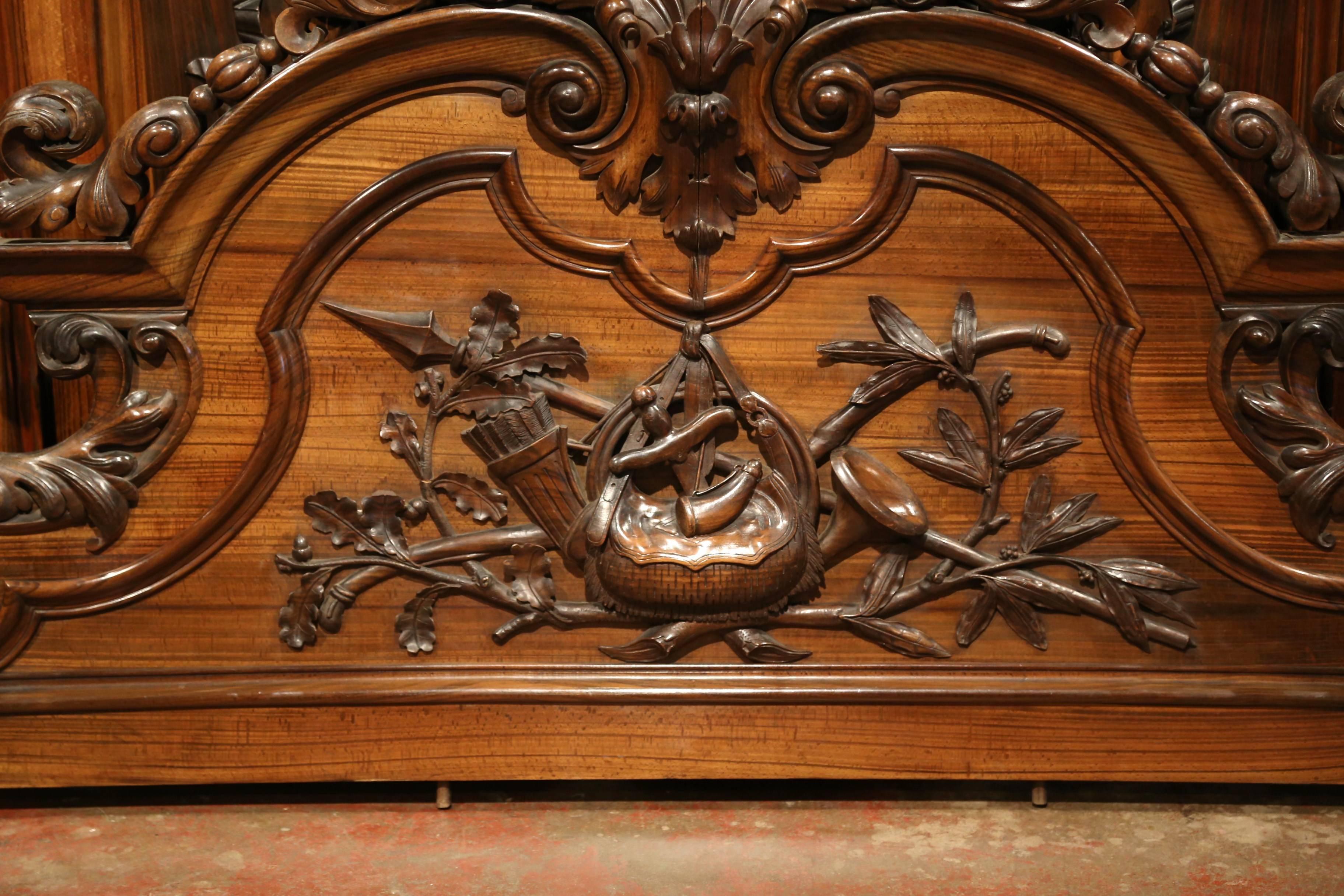 19th Century French Carved Rosewood Hunt Buffet with Deer and Bird Motifs 2
