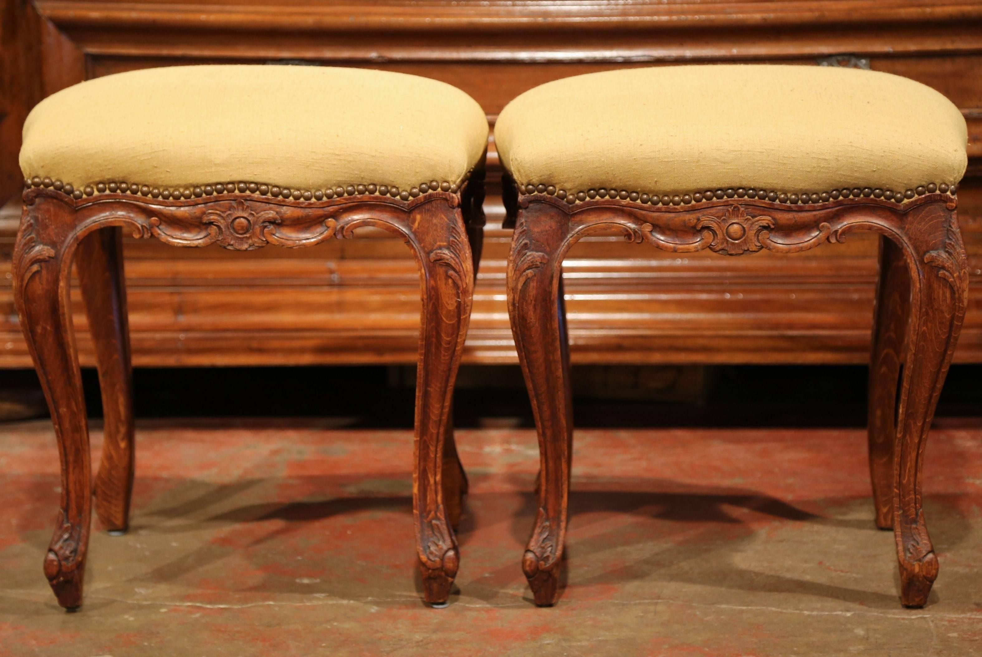 Pair of Early 20th Century French Louis XV Carved Stools with Fabric In Excellent Condition In Dallas, TX