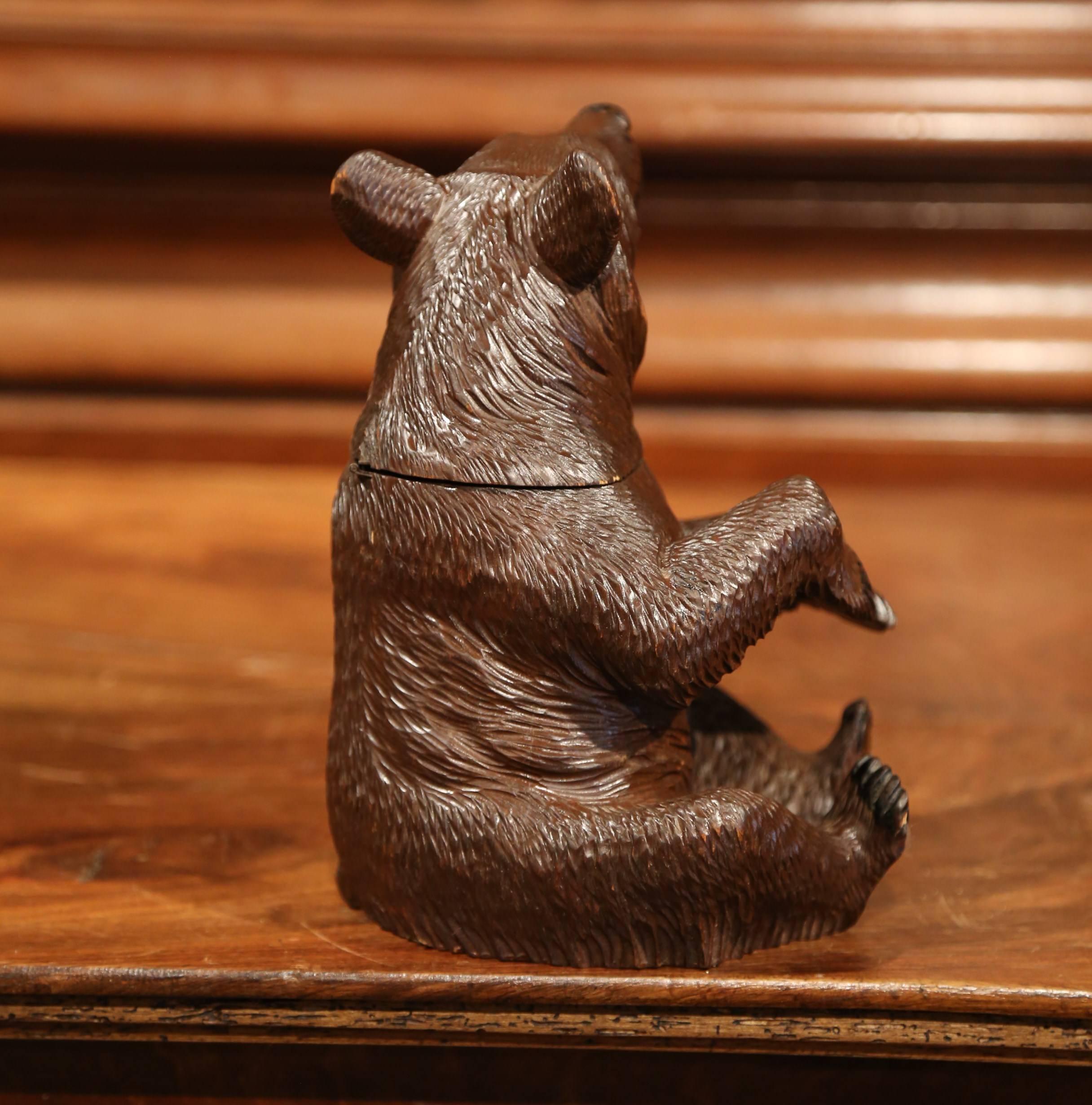 19th Century Swiss Black Forest Carved Oak Tobacco Bear Sculpture In Excellent Condition In Dallas, TX