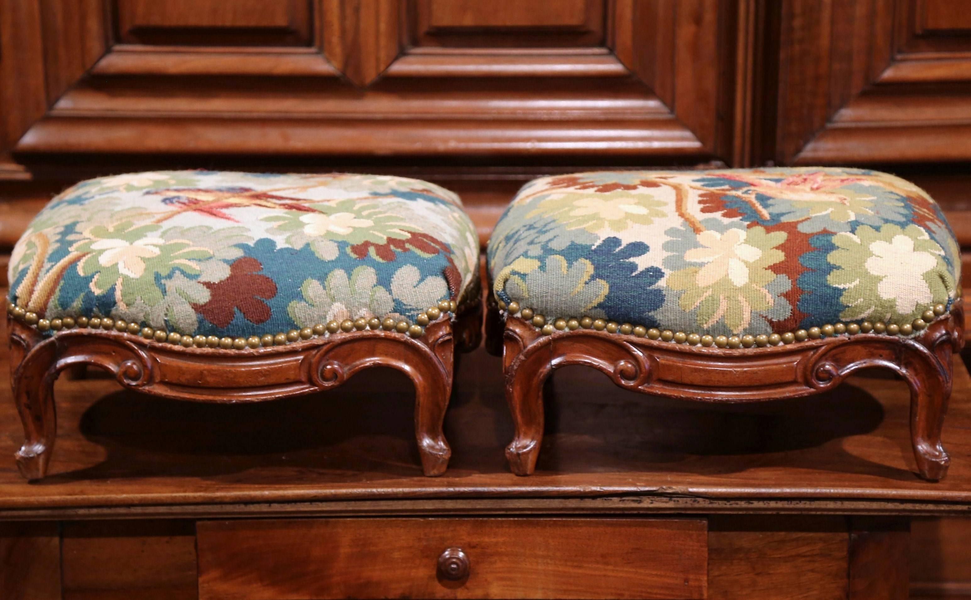 Pair of 19th Century French Carved Walnut Footstools with Aubusson Tapestry (Französisch)