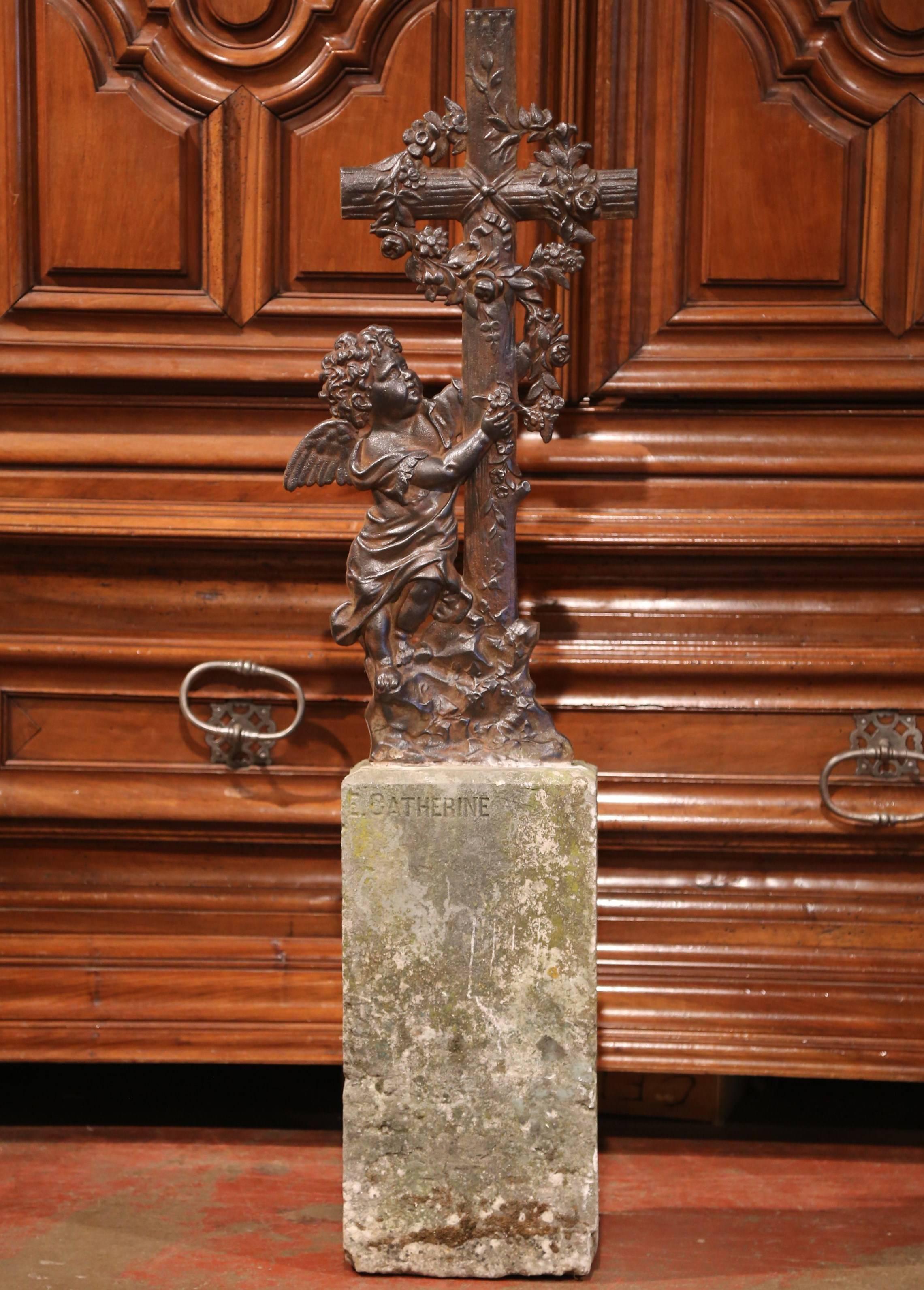 19th Century French Iron Cross with Cherub on Stand with Engraved E. Catherine In Excellent Condition In Dallas, TX