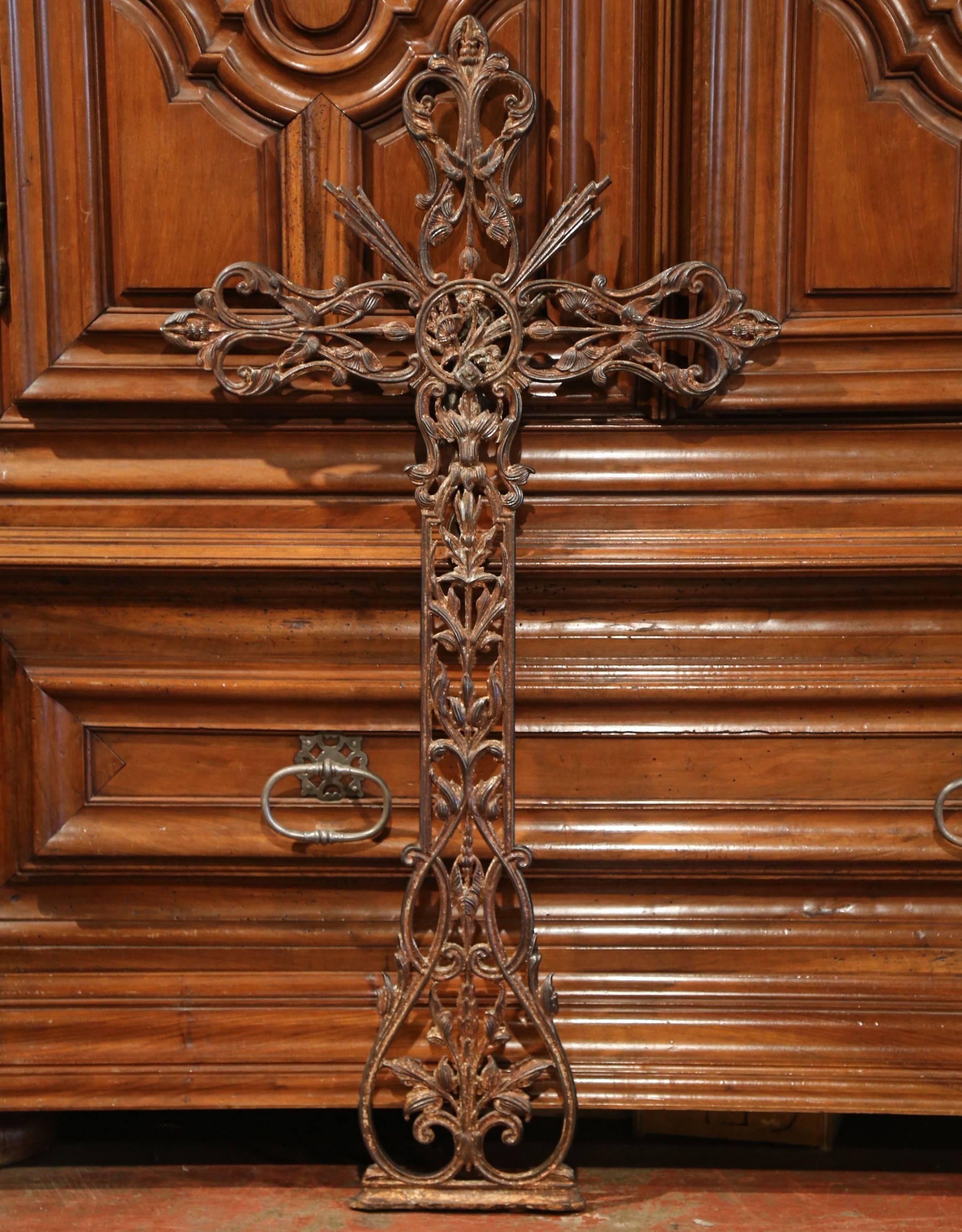 19th Century French Polished and Patinated Iron Garden Cross with Christ 4