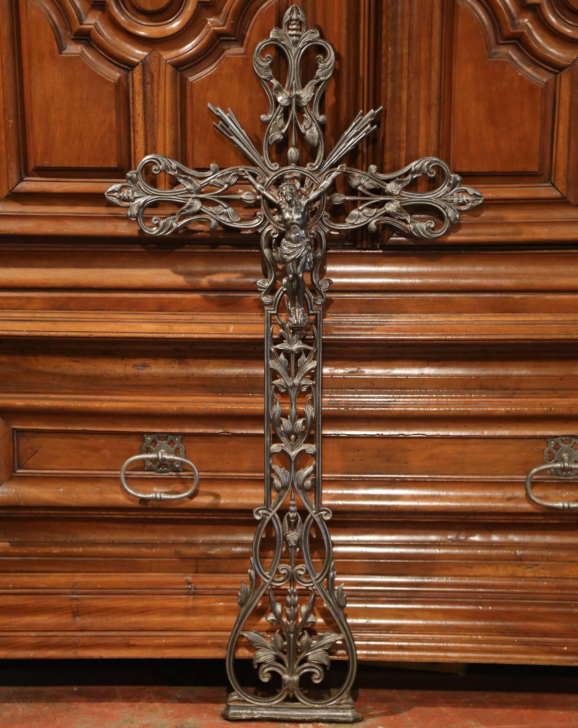19th Century French Polished and Patinated Iron Garden Cross with Christ 1