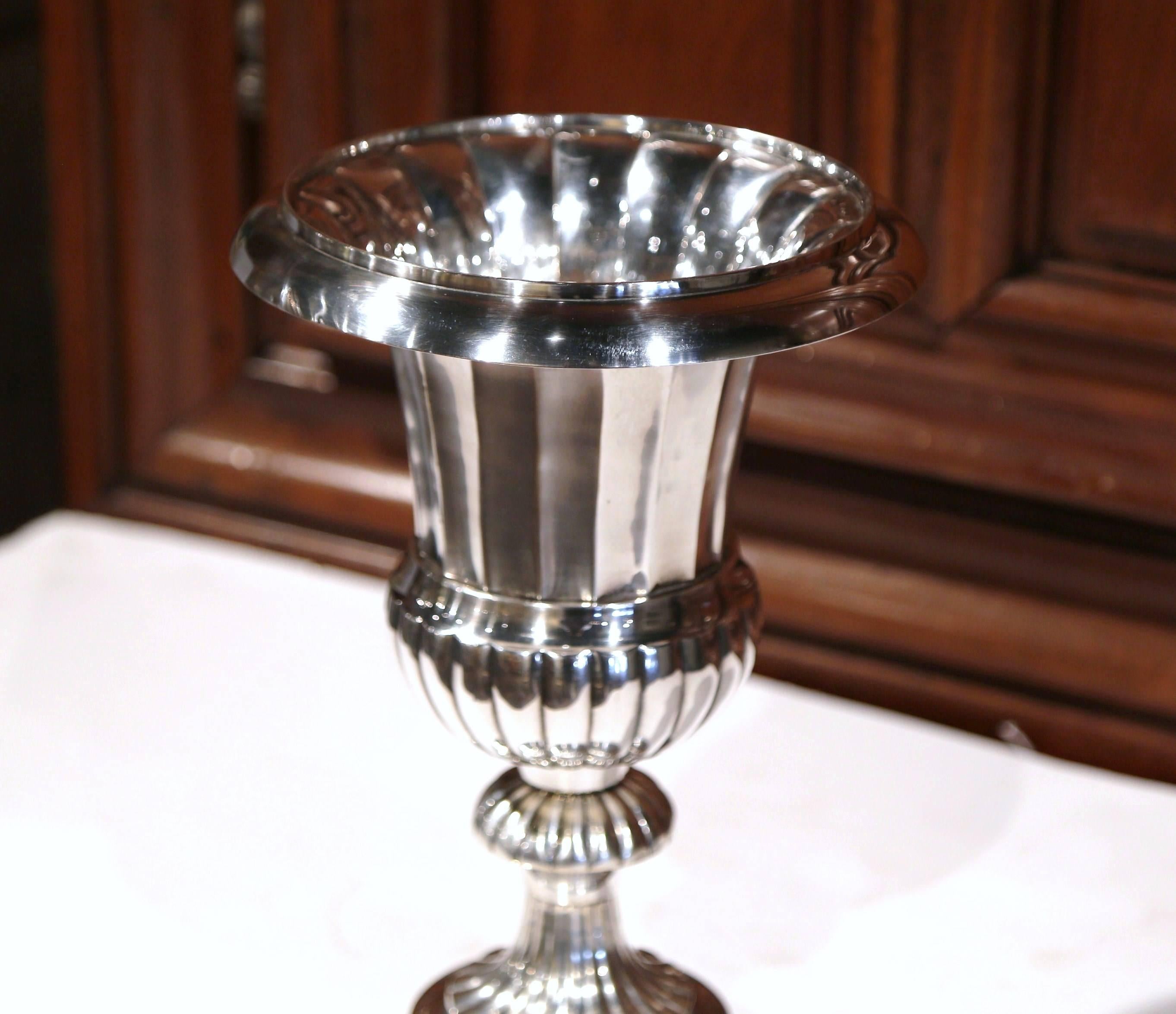 Early 20th Century English Silver Plated Champagne Bucket with Engraved Markings 1