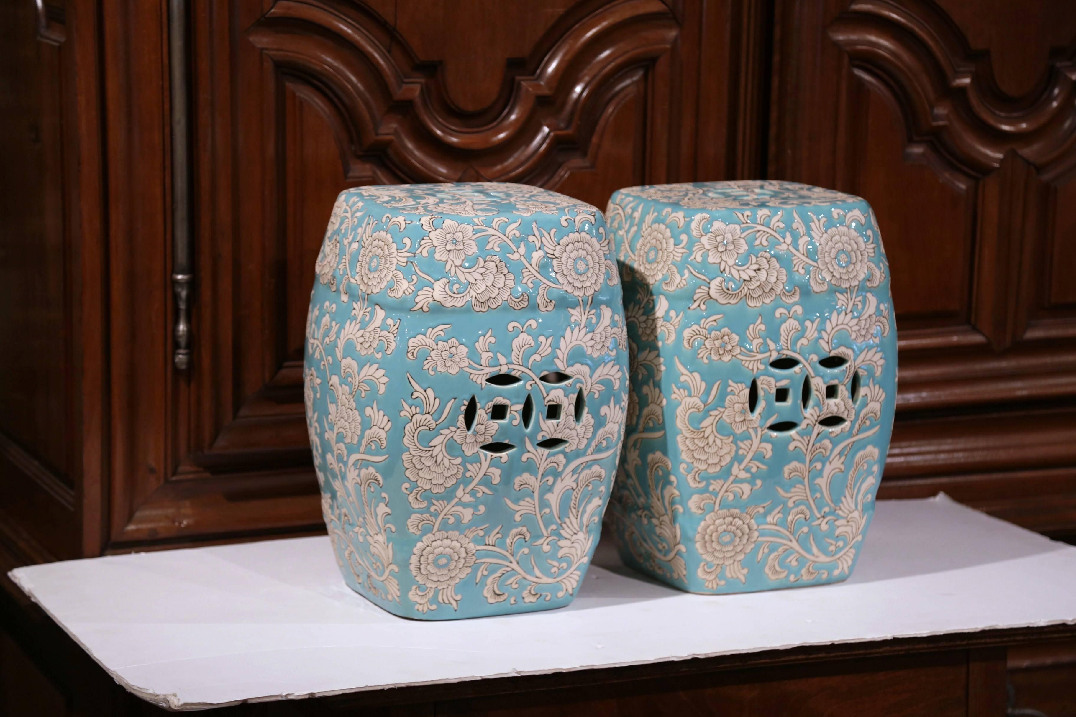 Chinese Mid-20th Century Pair of Asian Turquoise and White Glazed Ceramic Garden Stools