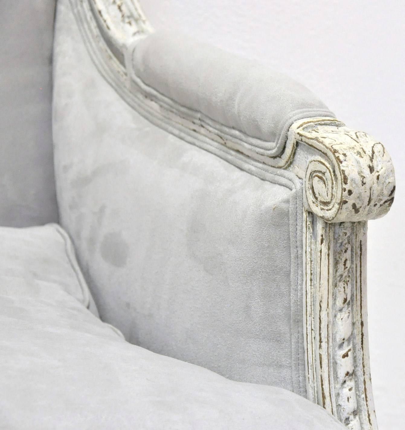19th Century French Louis XVI Carved Painted Two-Piece Chaise from Paris In Excellent Condition In Dallas, TX