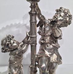 Centre de table "Surtout de Table" en bronze argenté avec vase en cristal français