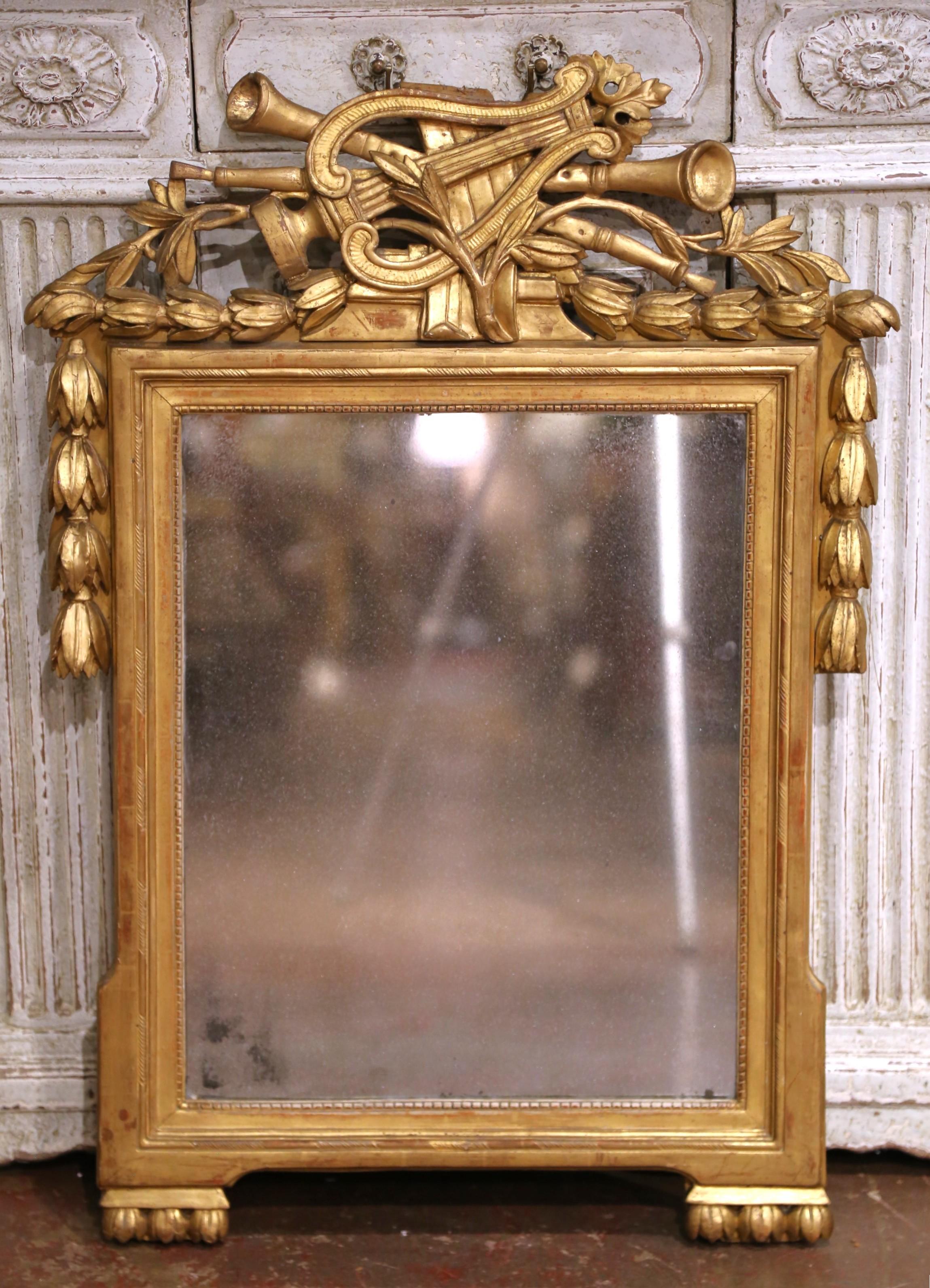 Miroir mural Louis XVI du 18ème siècle en bois doré sculpté de Provence Excellent état - En vente à Dallas, TX