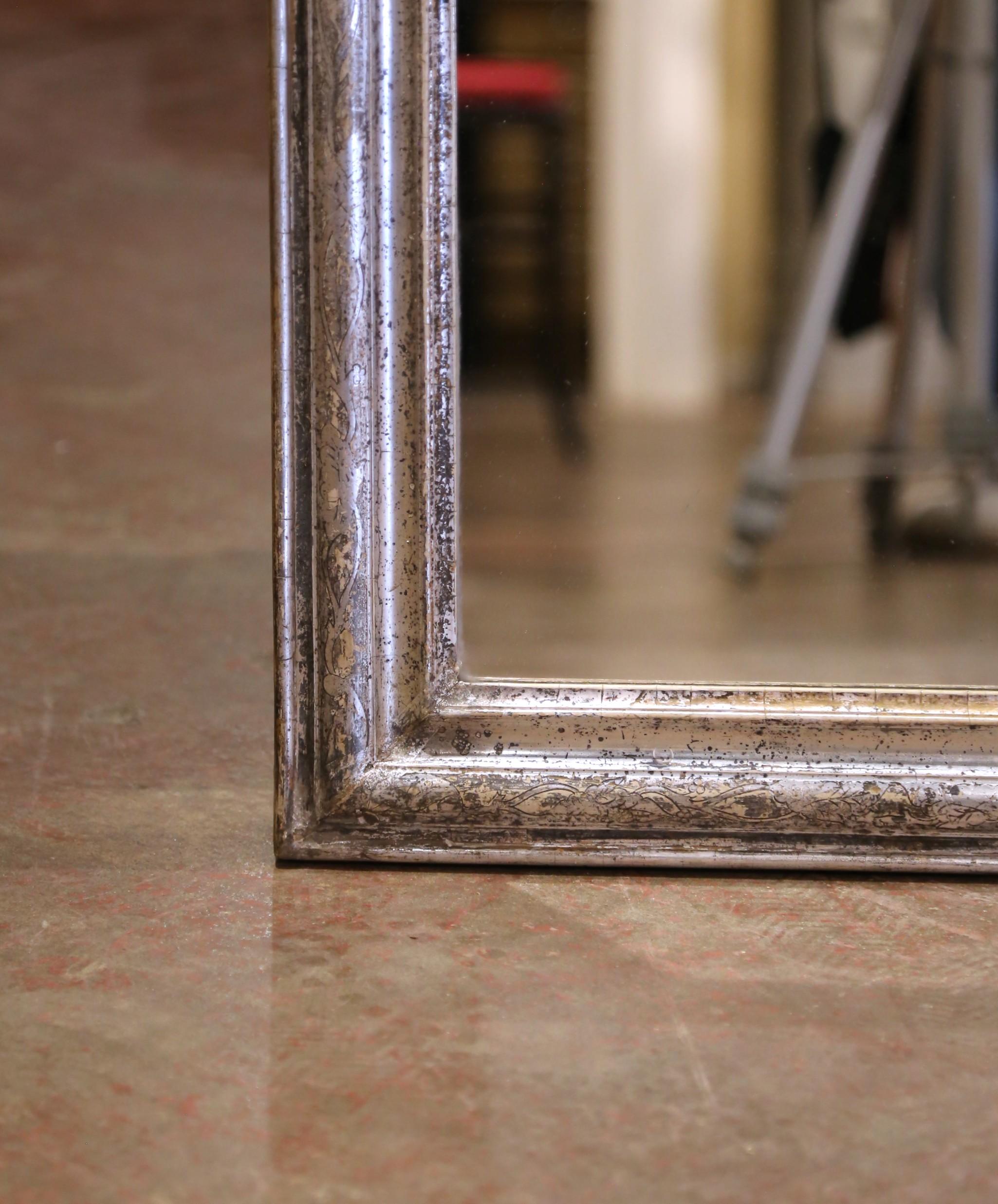 Français Petit miroir Louis Philippe argenté du 19ème siècle. en vente