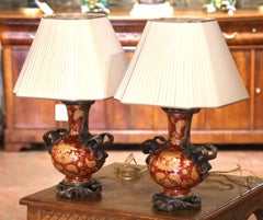 Paire de lampes françaises de style Louis XV en porcelaine « Chinese Export » et bronze, datant du milieu du siècle dernier