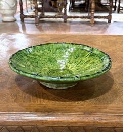 Französische Terrakotta-Schale mit Fuß und grüner Glasur im provenzalischen Stil aus der Mitte des Jahrhunderts