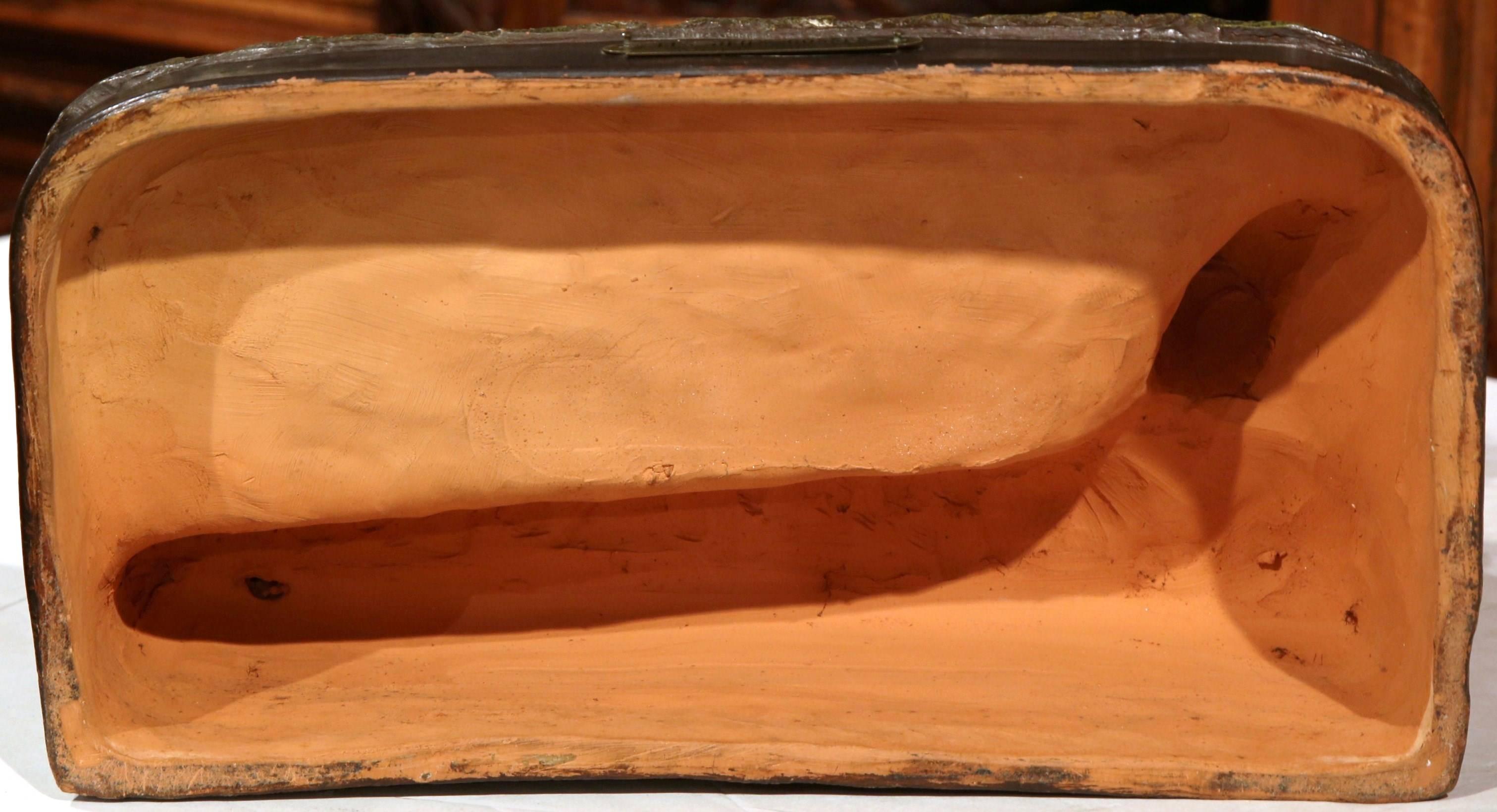 Scultura in terracotta dipinta in policromia francese del XIX secolo firmata J. Le Guluche in vendita 4
