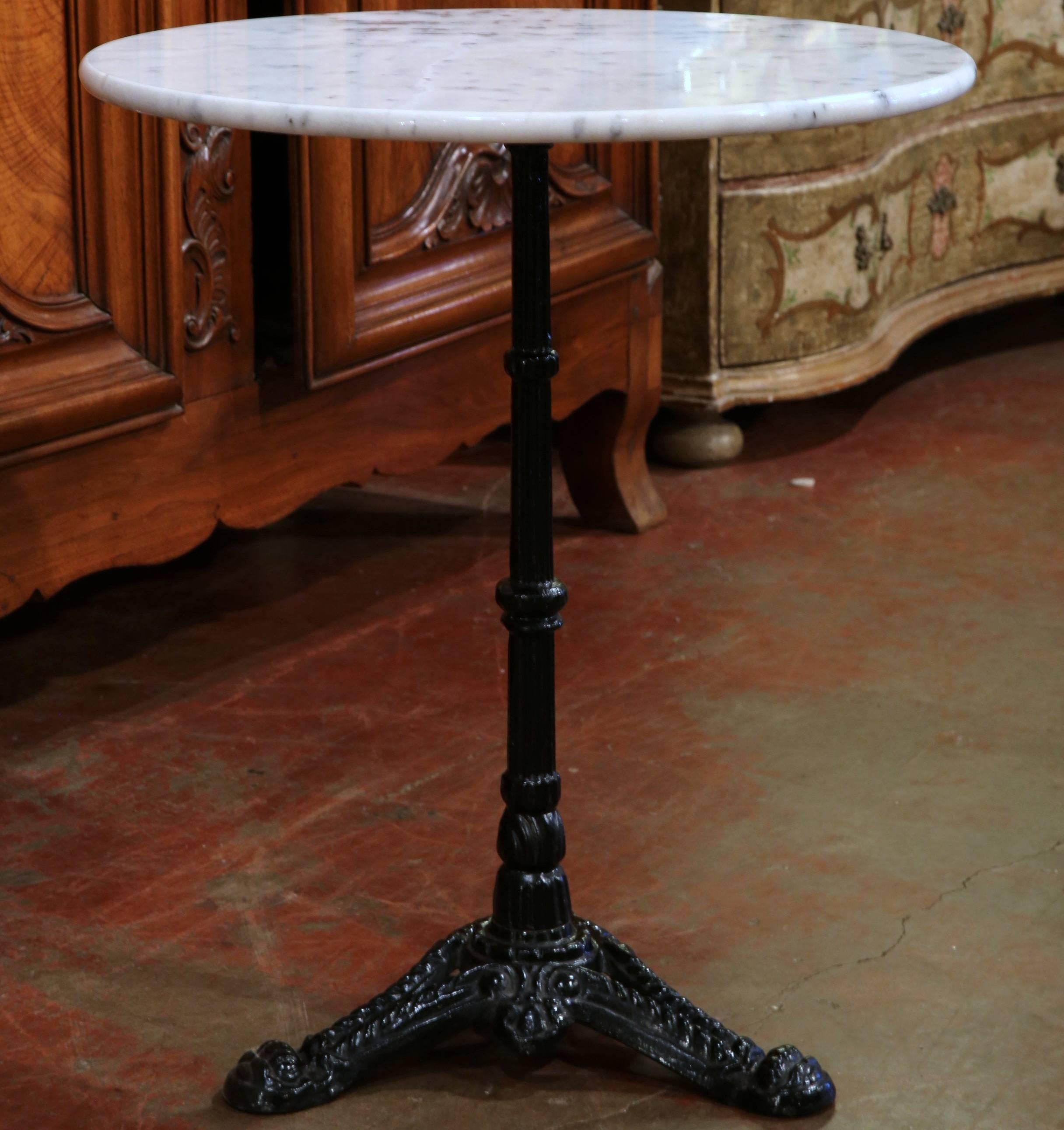 Early 20th Century Iron Pedestal Bistro Table from Paris with Round Marble Top In Excellent Condition In Dallas, TX