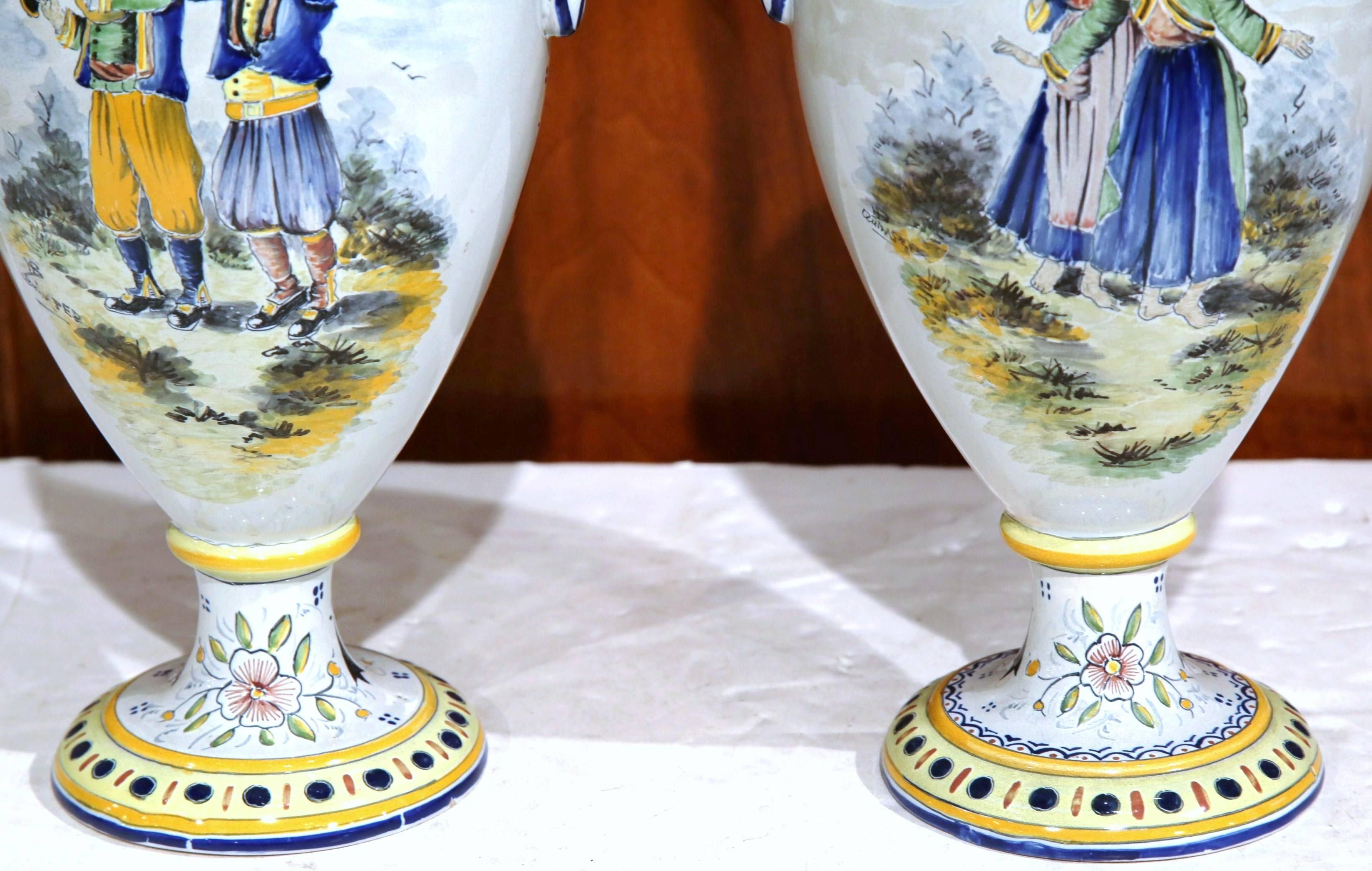 Pair of Early 20th Century French Hand-Painted Water Pitchers from Quimper 2