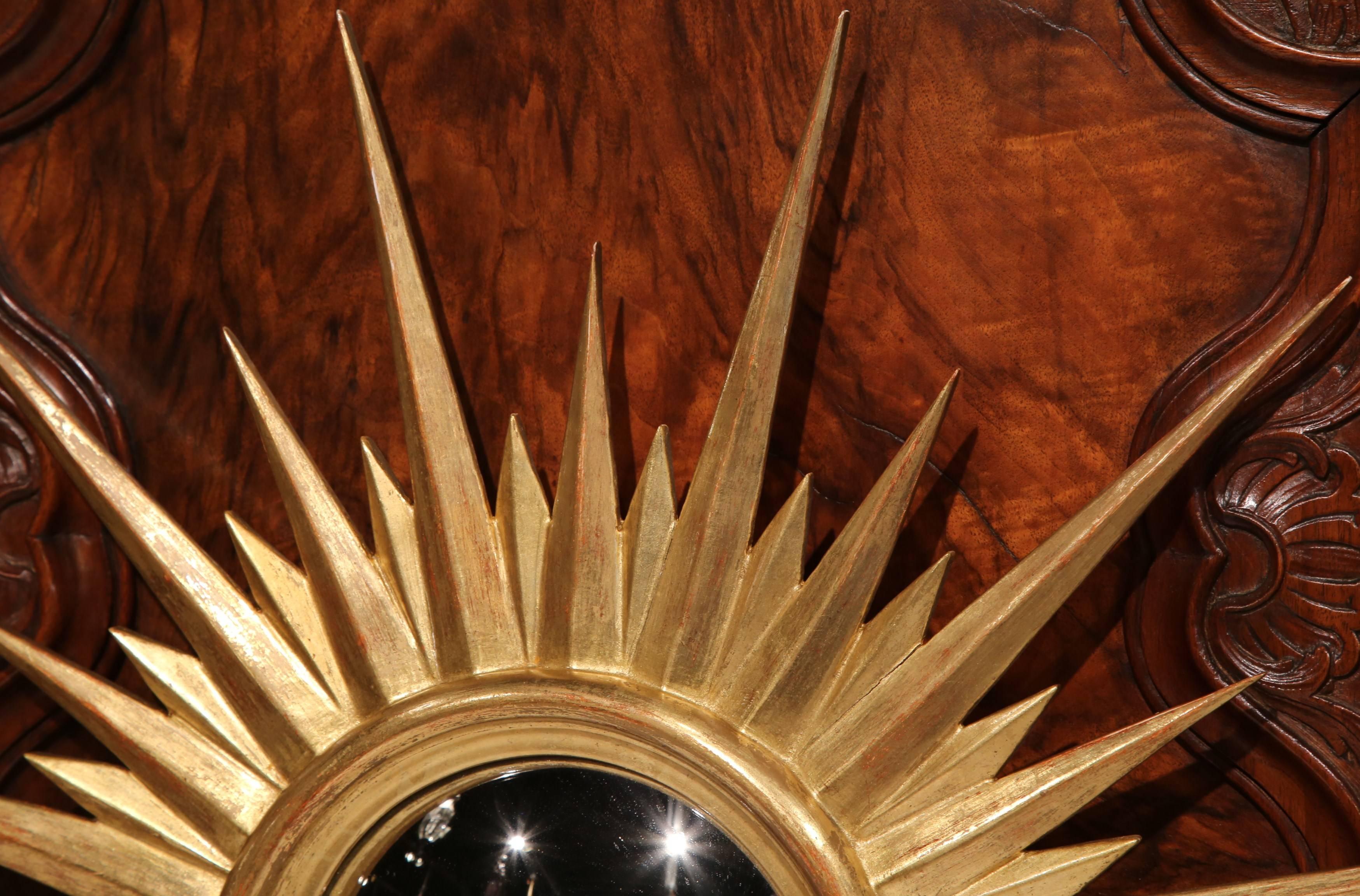 Hand-Carved Mid-20th Century French Giltwood Sunburst Mirror with Convex Glass