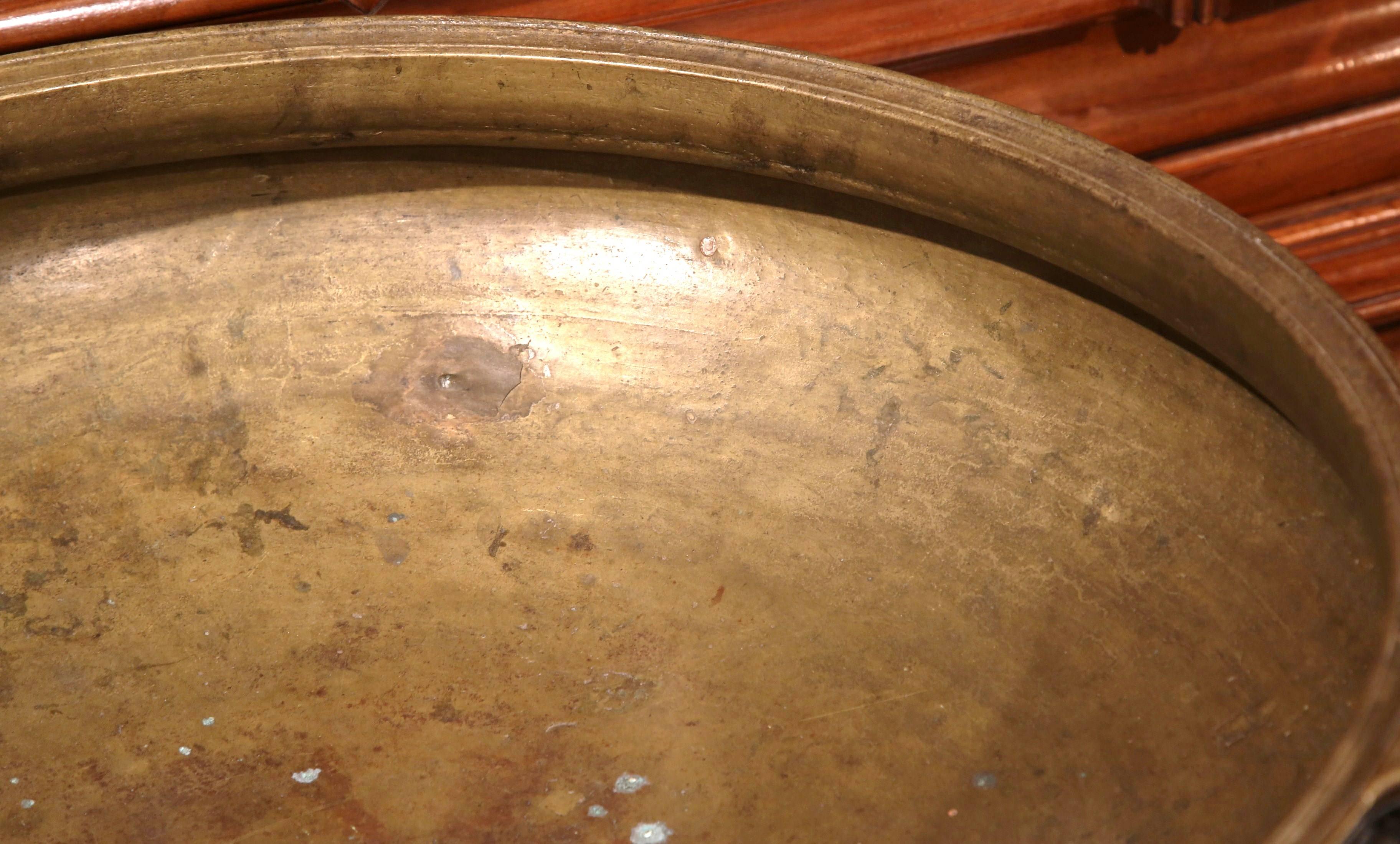 Large 19th Century Indian Patinated Bronze Cooking Urli Dish with Handles In Excellent Condition In Dallas, TX