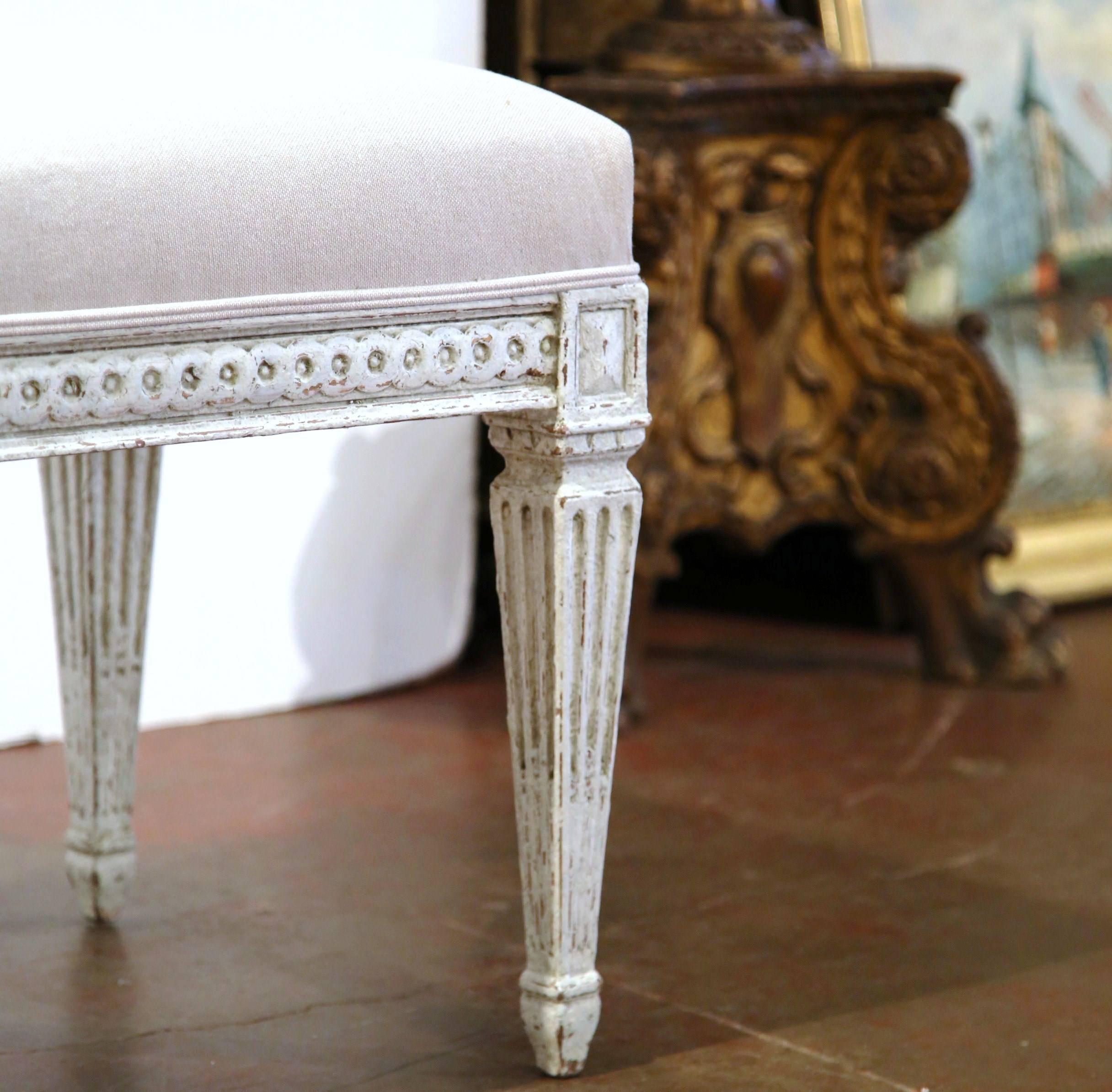 19th Century French Louis XVI Carved Hand-Painted Bench with Grey Fabric 3