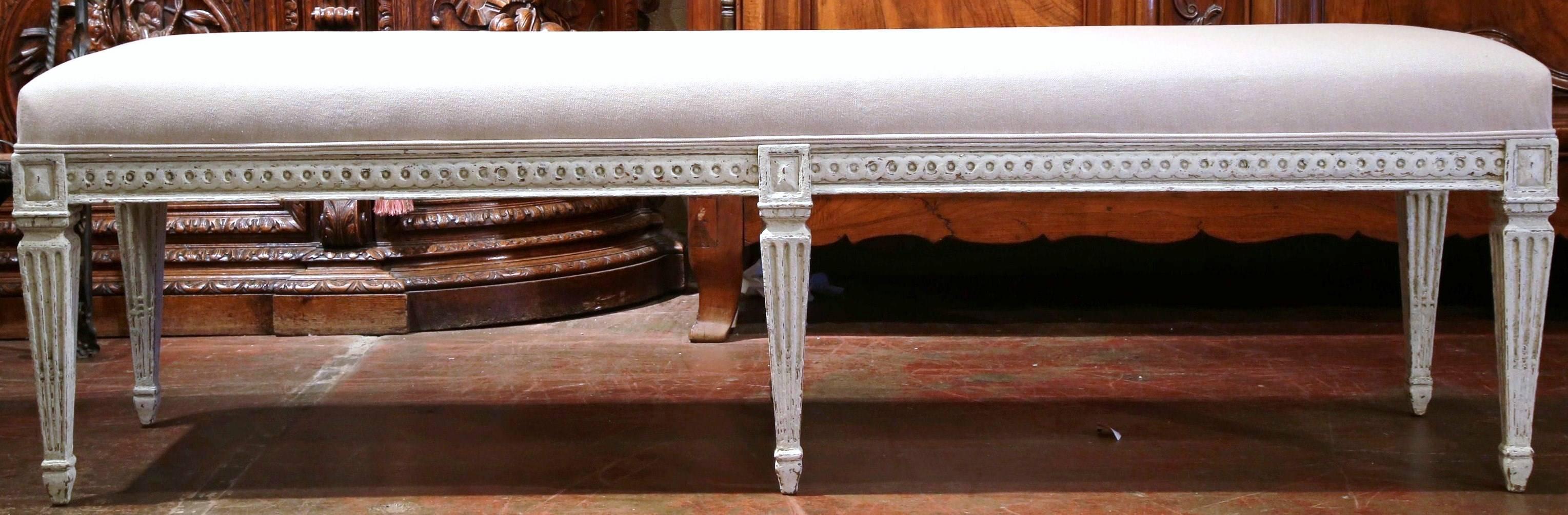 19th Century French Louis XVI Carved Hand-Painted Bench with Grey Fabric 4