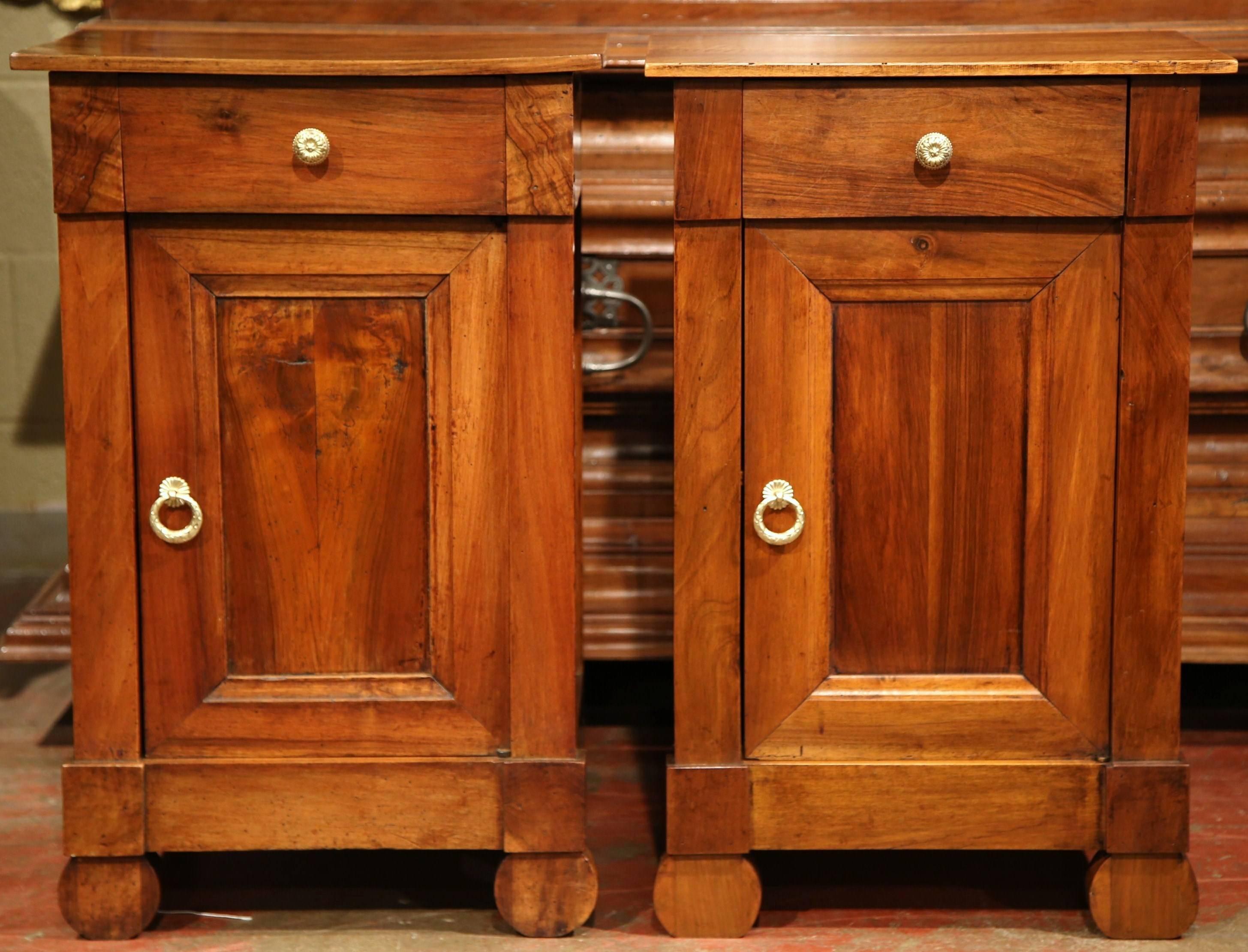 Hand-Carved Pair of 19th Century French Louis Philippe Walnut Bedside Tables with Drawer