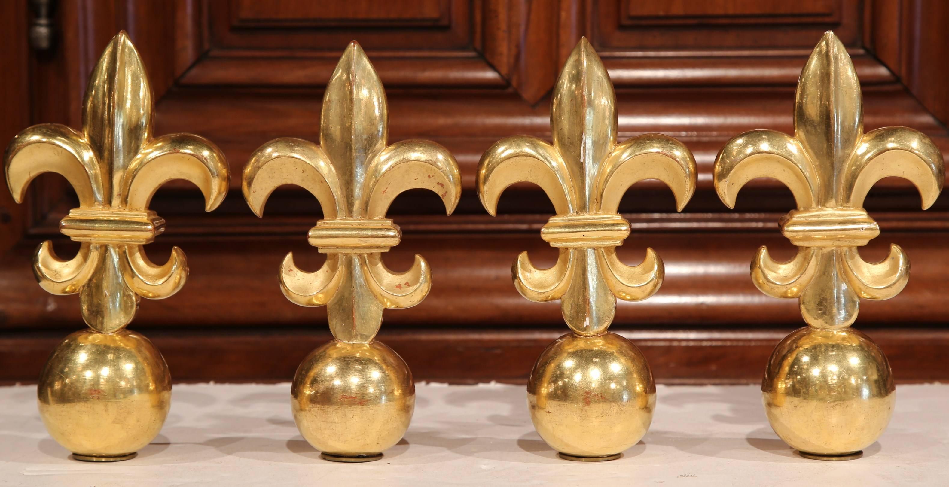 Early 20th Century French Set of Four Carved Giltwood Decorative Fleur-de-Lys 2