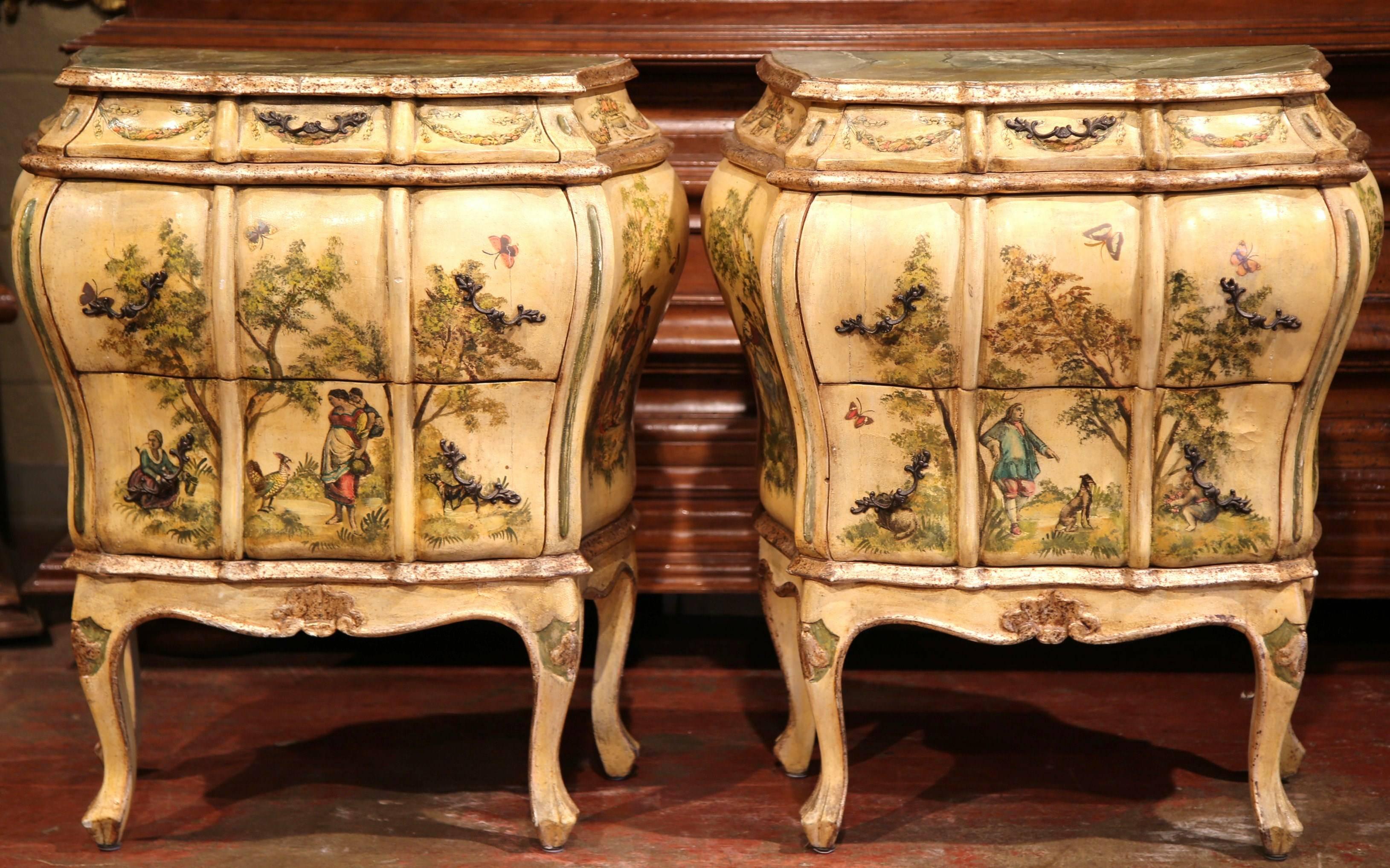 Hand-Carved Pair of Mid-20th Century Italian Carved Bombe Hand-Painted Nightstands Tables
