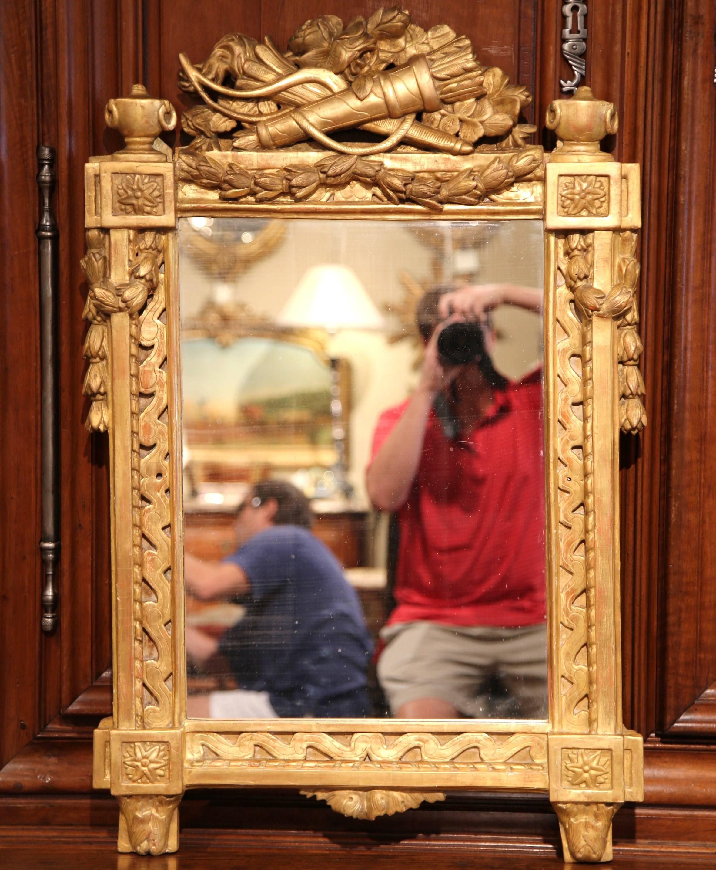 18th Century French Louis XVI Carved Giltwood Wall Mirror from Provence 1