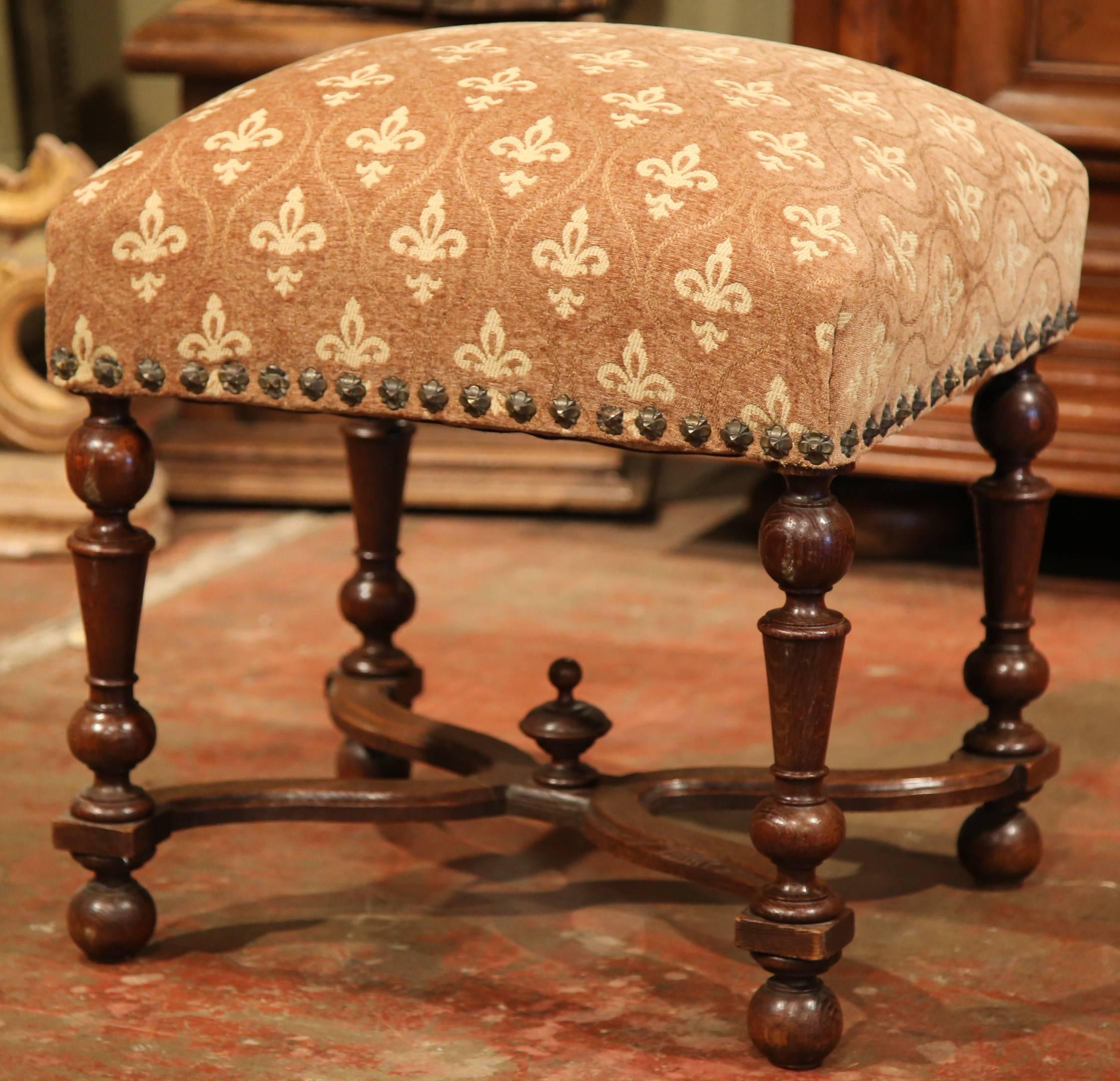 19th Century French Louis III Carved Walnut Stool with Fleur-de-Lys Fabric (Louis XIII.)