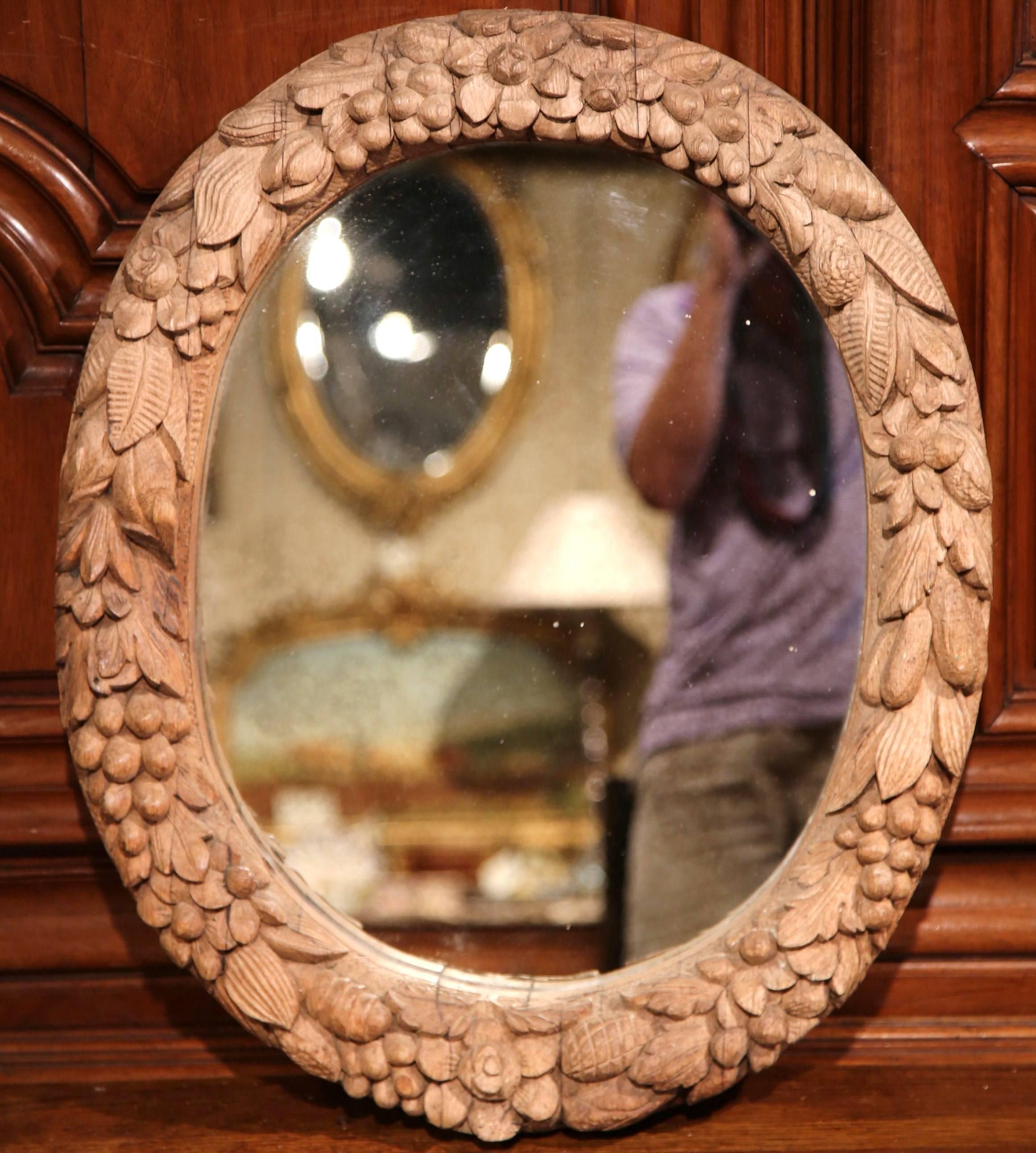 19th Century French Carved Oak Oval Mirror with Fruit and Leaves In Excellent Condition In Dallas, TX