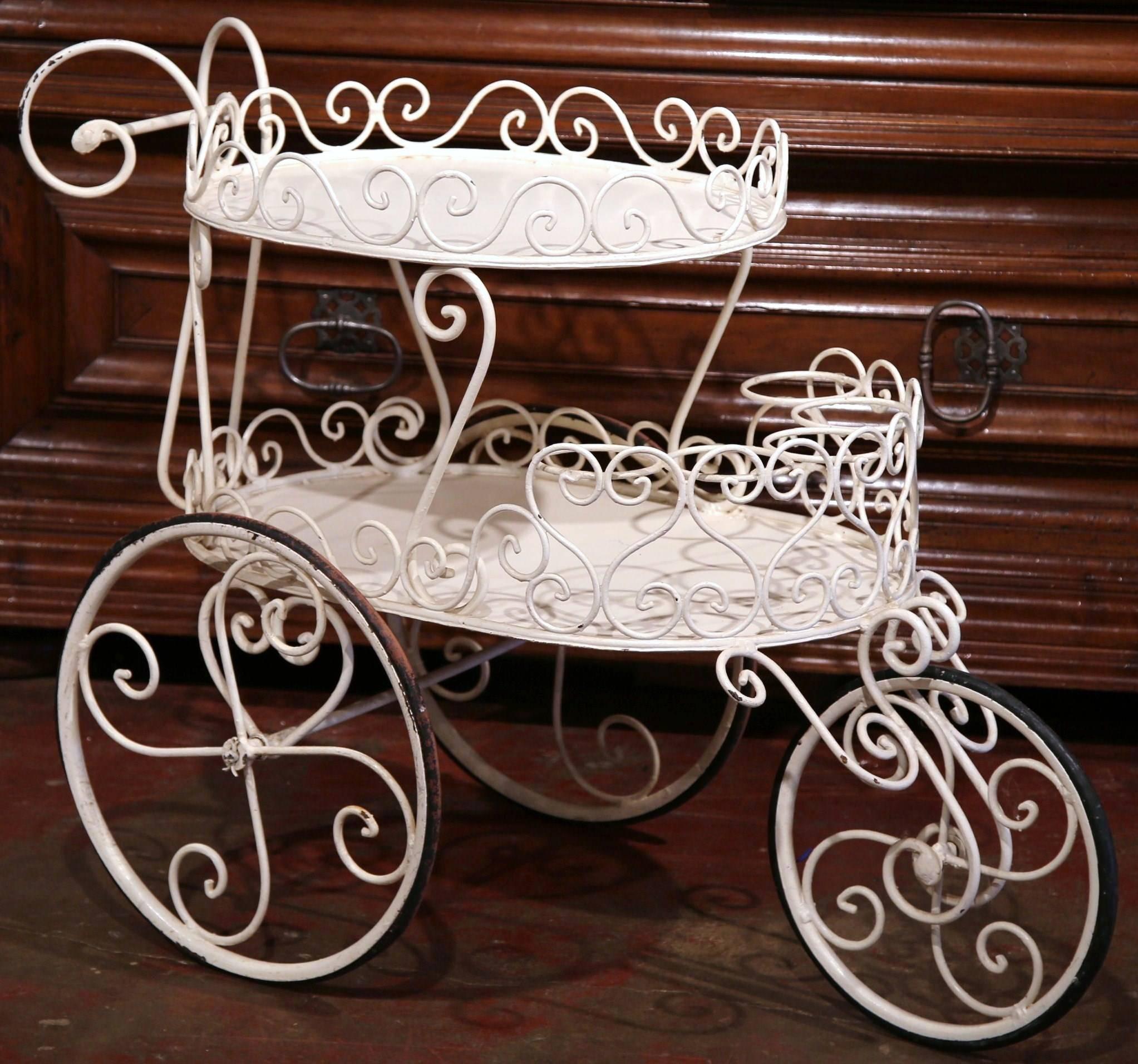 Early 20th Century French Painted Iron Garden Bar Cart on Wheels In Excellent Condition In Dallas, TX